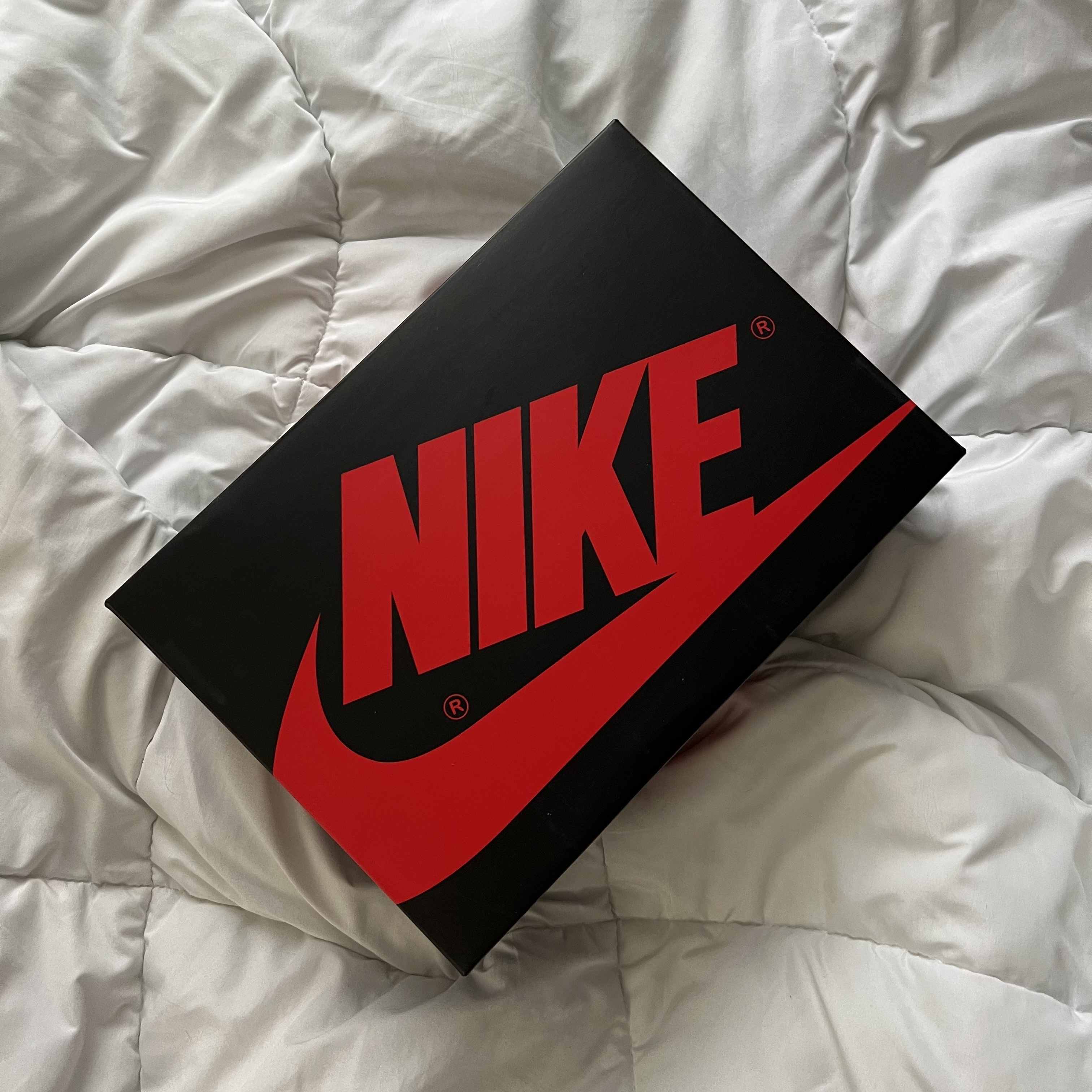 Jordan 1 Retro High OG Bordeaux 착용 스타일 - 3