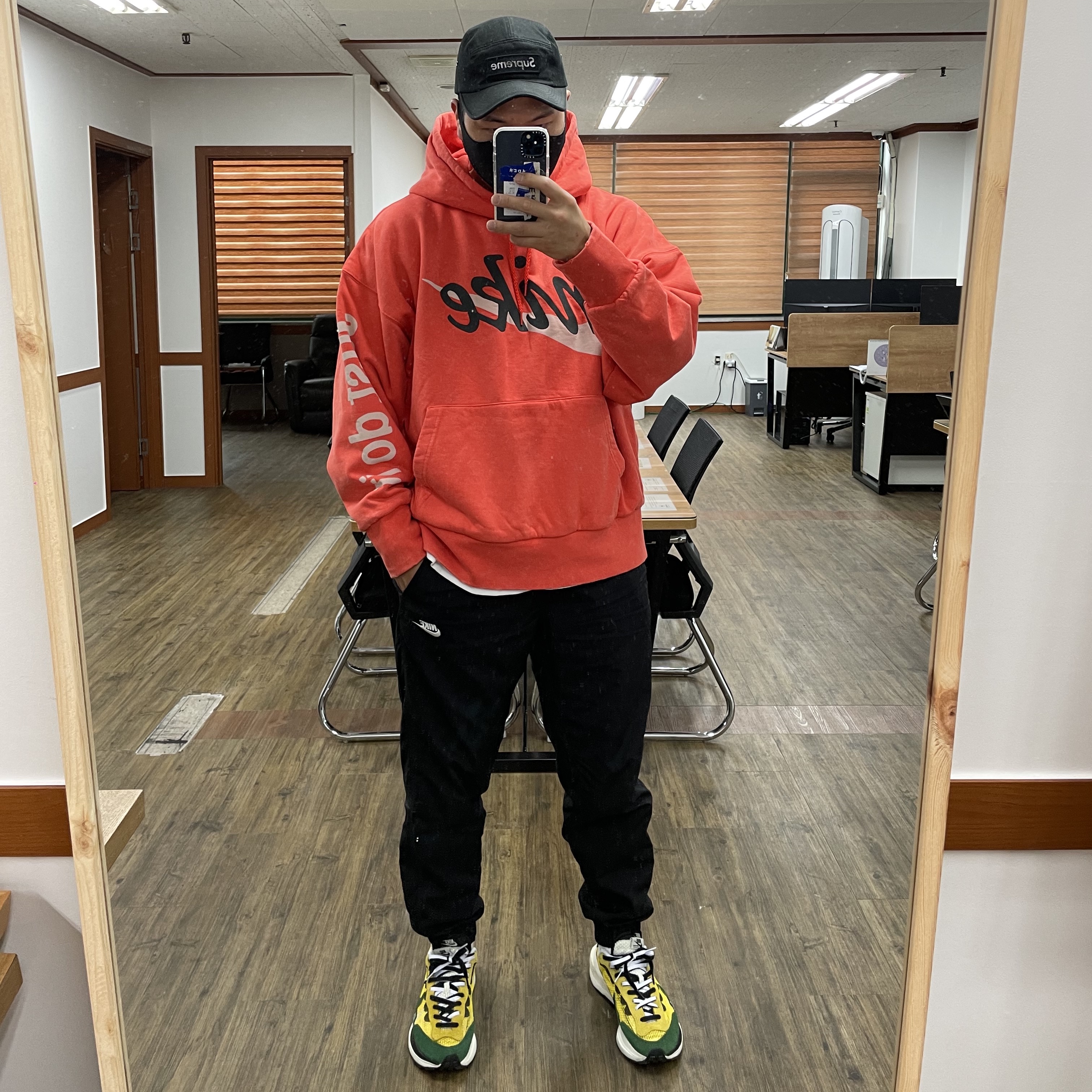 Nike x Cactus Plant Flea Market Shoebox Heavyweight Hooded Pullover Orange - US/EU, Nike x Sacai VaporWaffle Tour Yellow & Gorge Green Sail 착용 스타일 - 1
