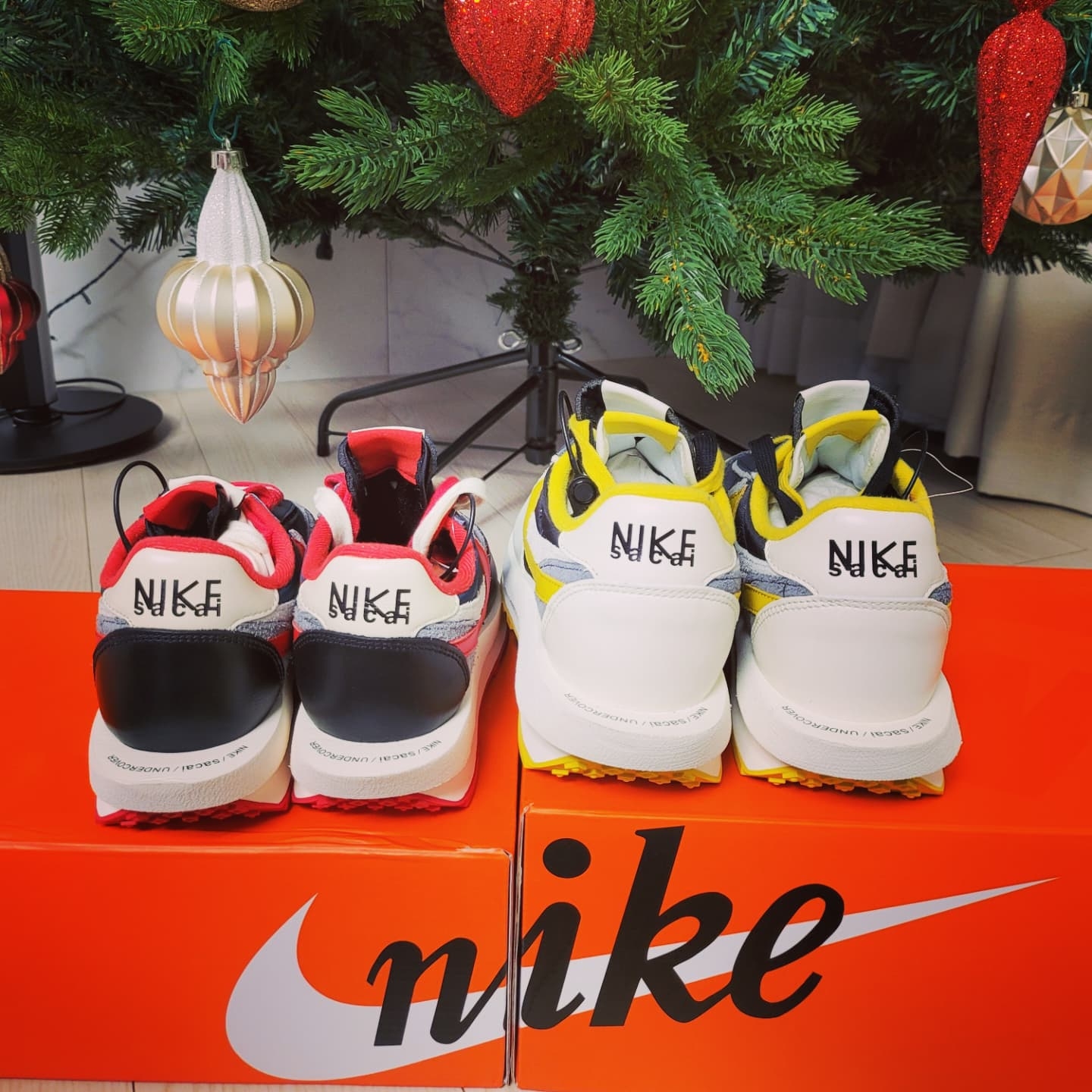 Nike x Sacai x Undercover LDWaffle Black Bright Citron, Nike x Sacai x Undercover LDWaffle Midnight Spruce University Red 착용 스타일 - 3