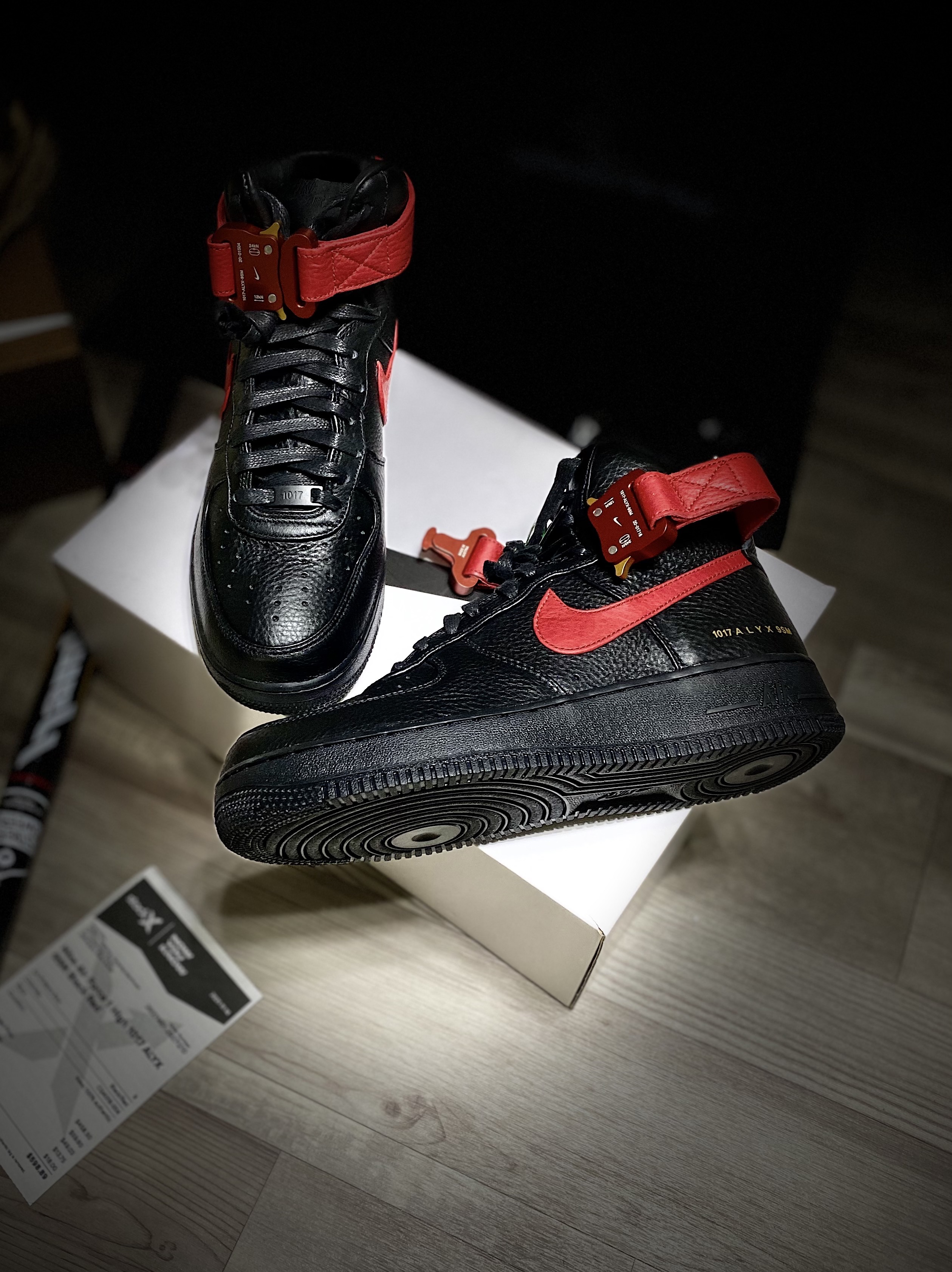 Nike Air Zoom Type PRM Pineapple, Nike x 1017 Alyx 9SM Air Force 1 High Black University Red 착용 스타일 - 2