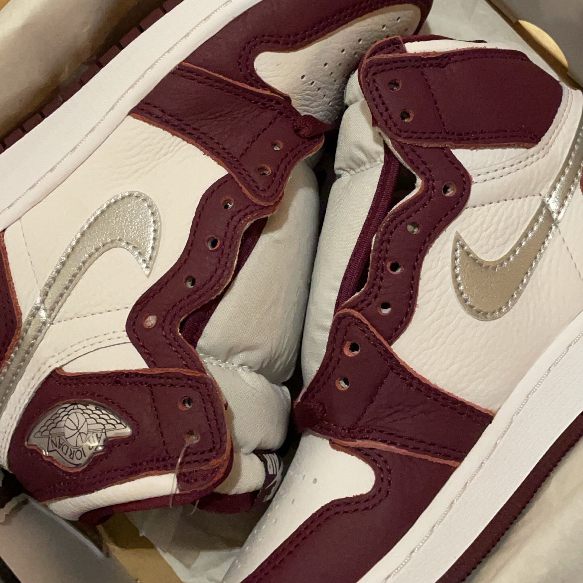 (GS) Jordan 1 Retro High OG Bordeaux 착용 스타일