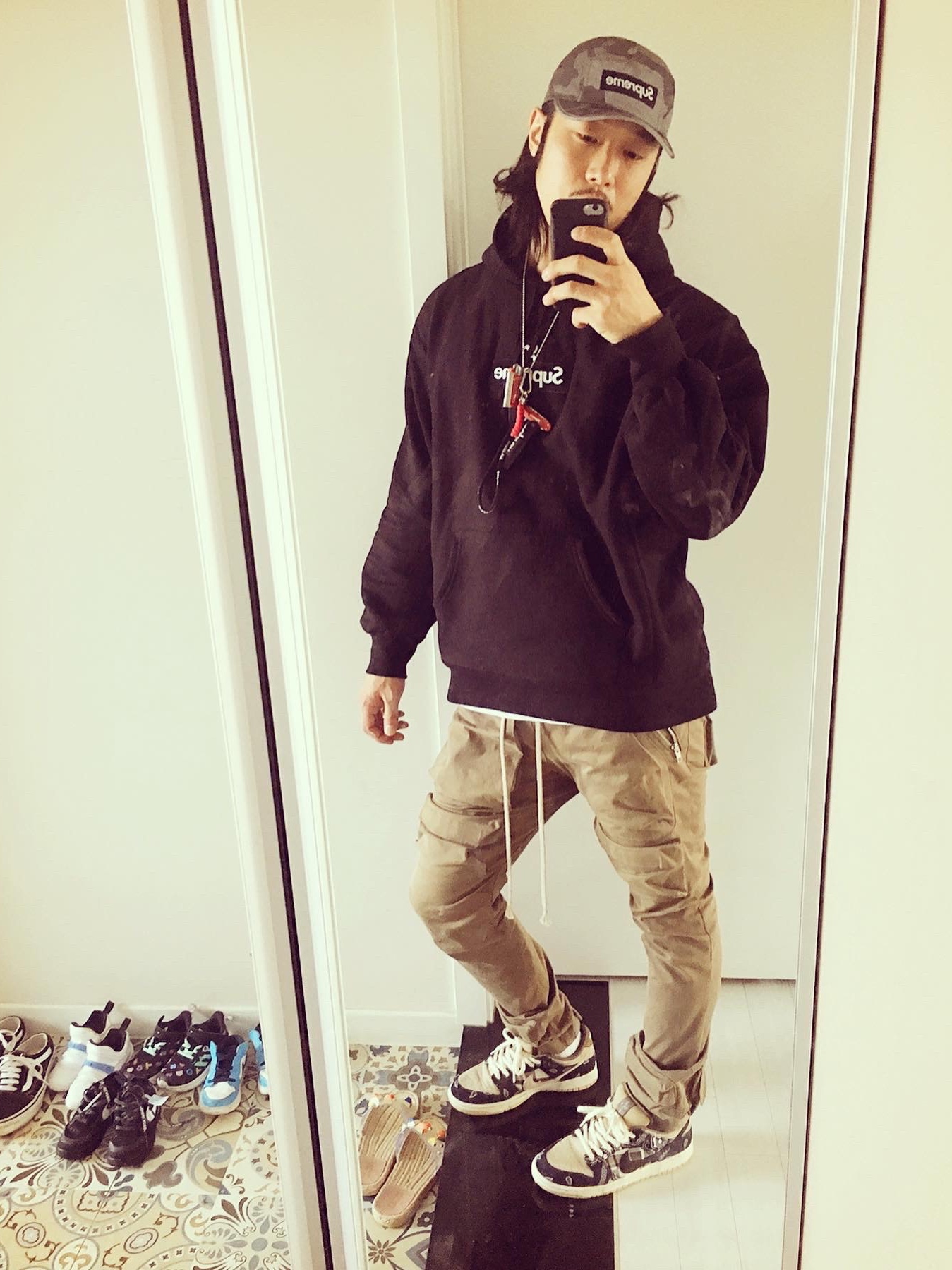 Nike x Travis Scott SB Dunk Low, Supreme Cross Box Logo Hooded Sweatshirt Black - 20FW 착용 스타일 - 1