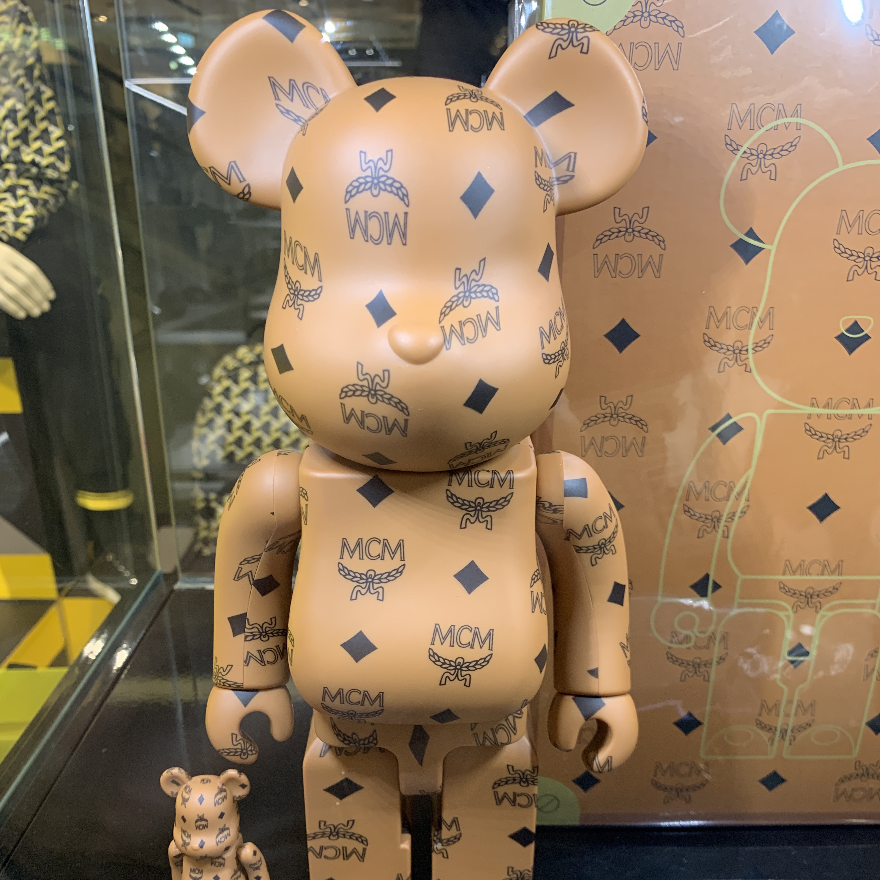 Bearbrick x MCM 100% & 400% Set 착용 스타일