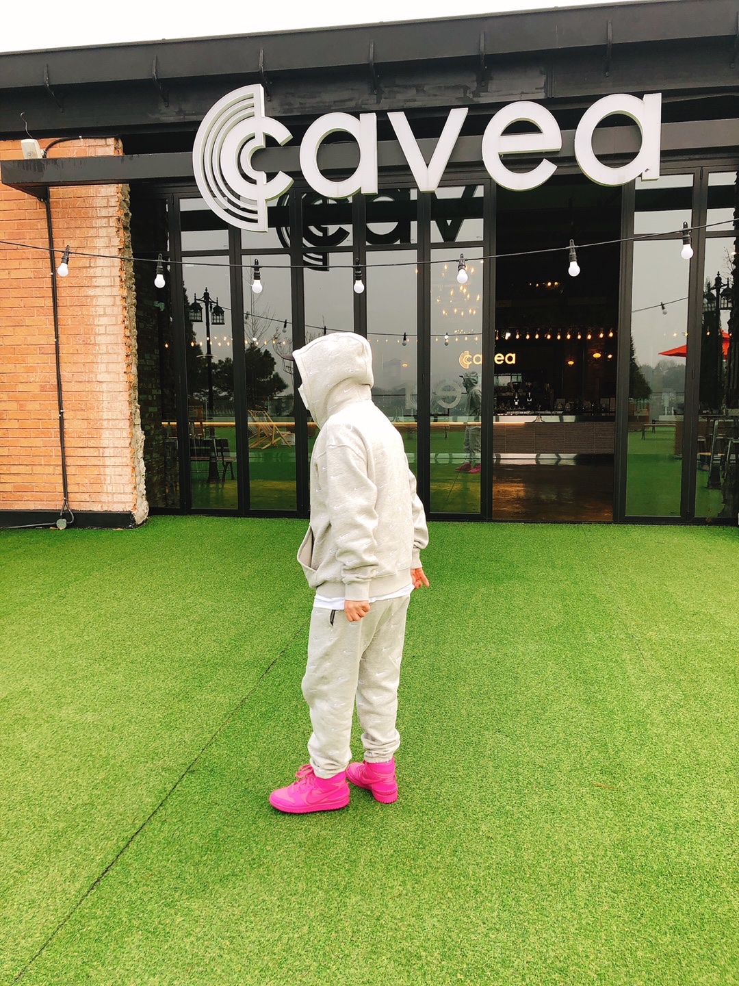 Nike x Ambush Dunk High Cosmic Fuchsia, Nike NRG Swoosh Logo Hoodie Grey Heather 착용 스타일 - 1