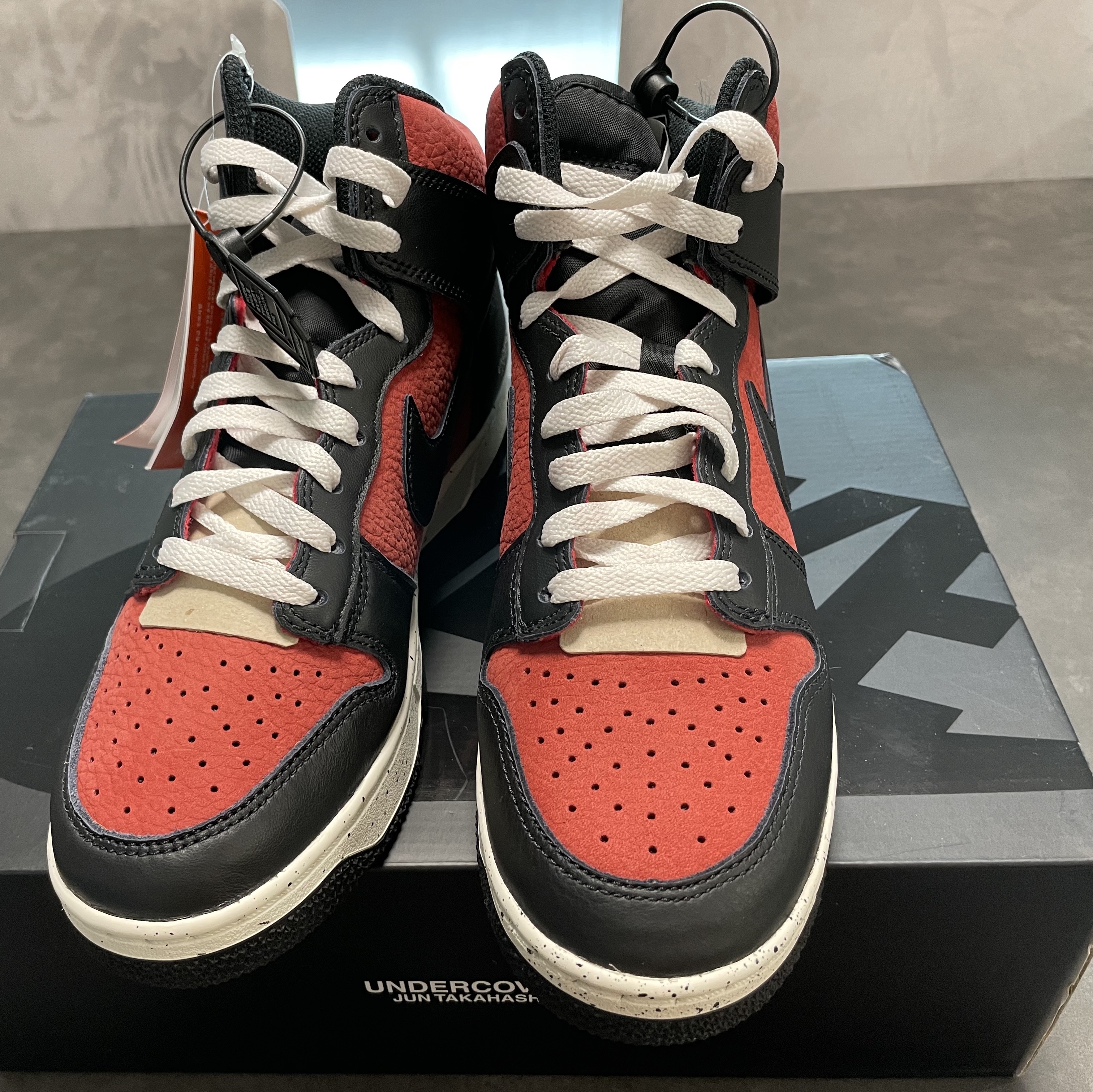 Nike x Undercover Dunk High 1985 Gym Red 착용 스타일 - 2
