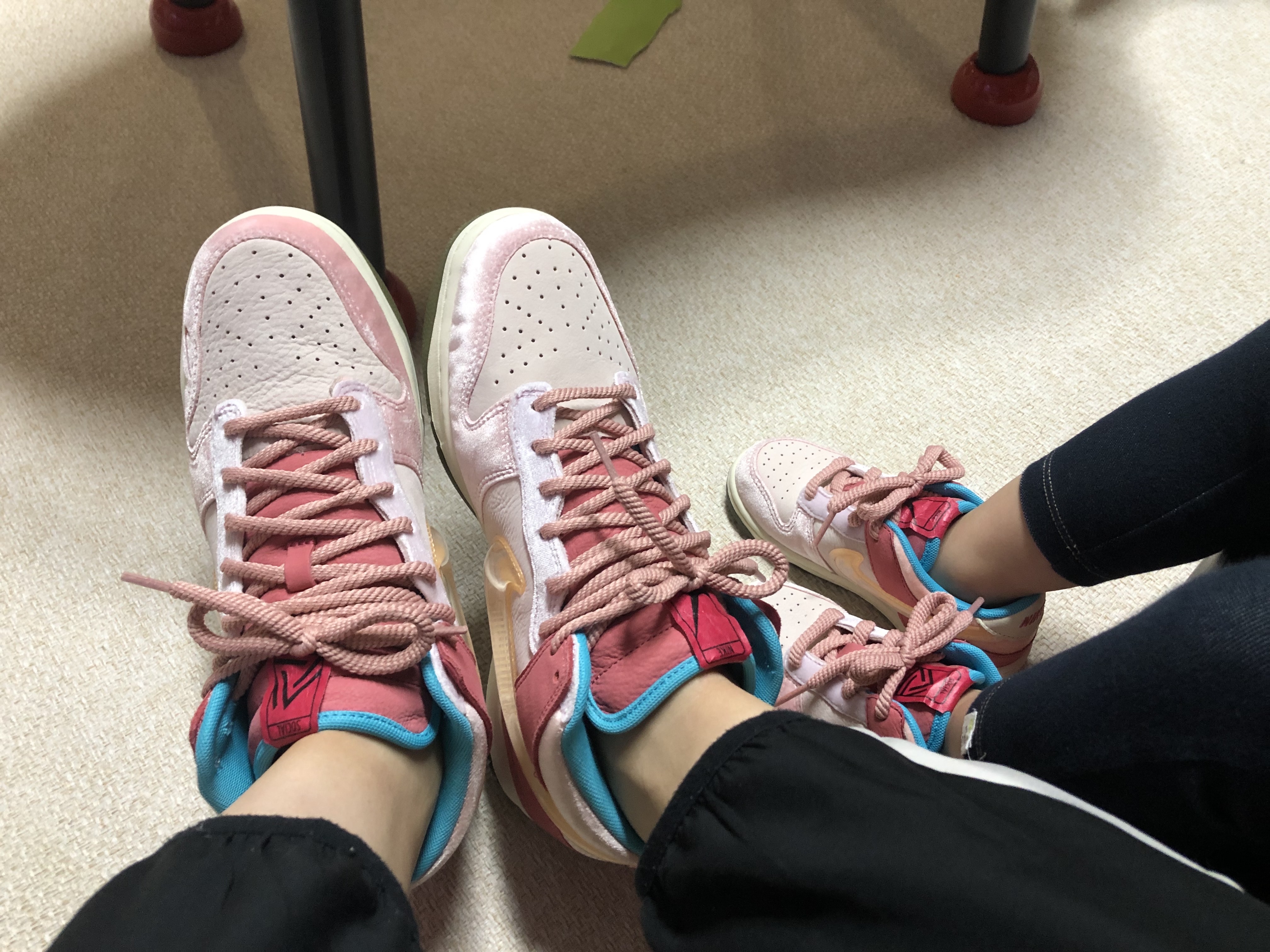 Nike x Social Status Dunk Mid Free Lunch Strawberry Milk, (TD) Nike x Social Status Dunk Low Free Lunch Strawberry Milk 착용 스타일 - 2