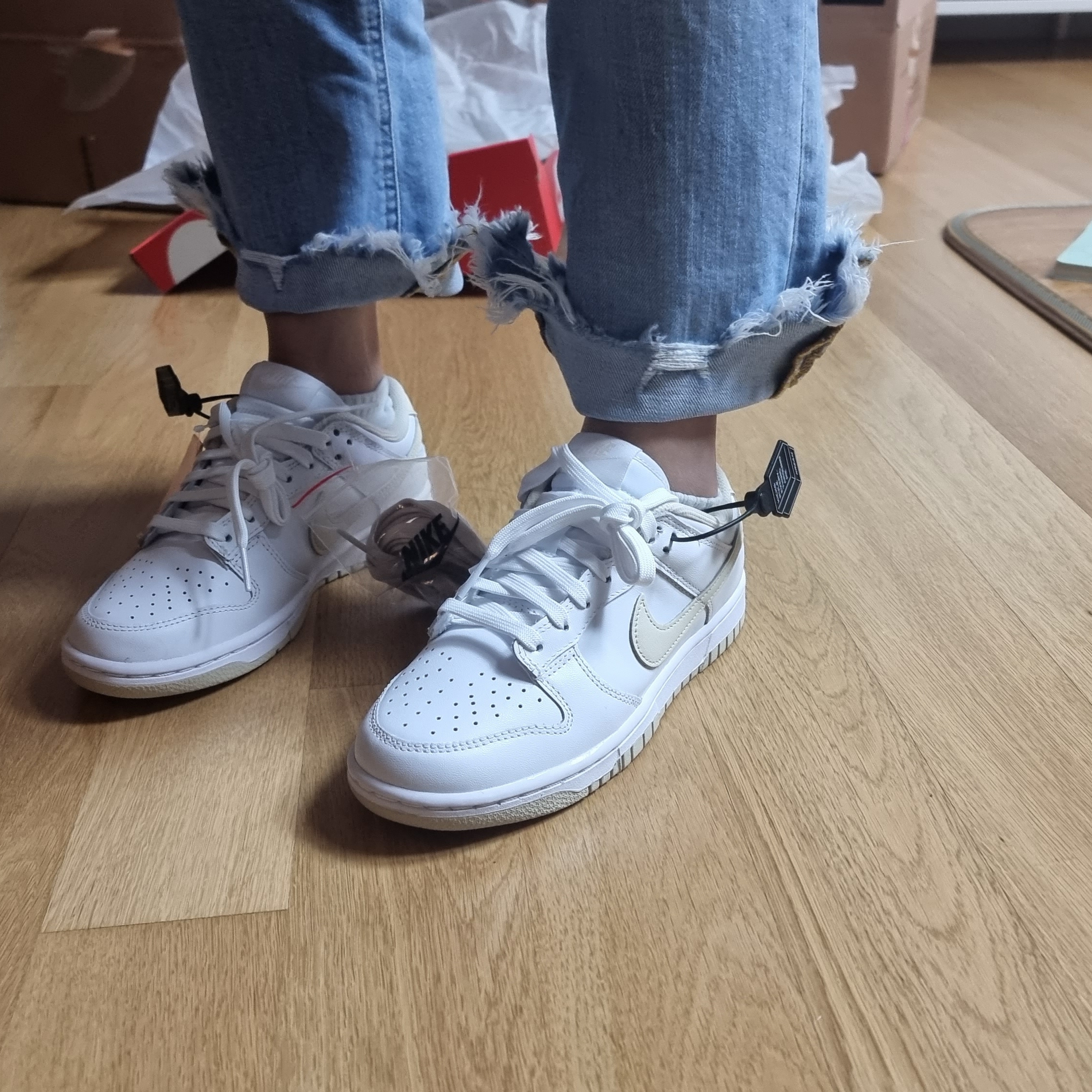(W) Nike Dunk Low Pearl White 착용 스타일 - 3
