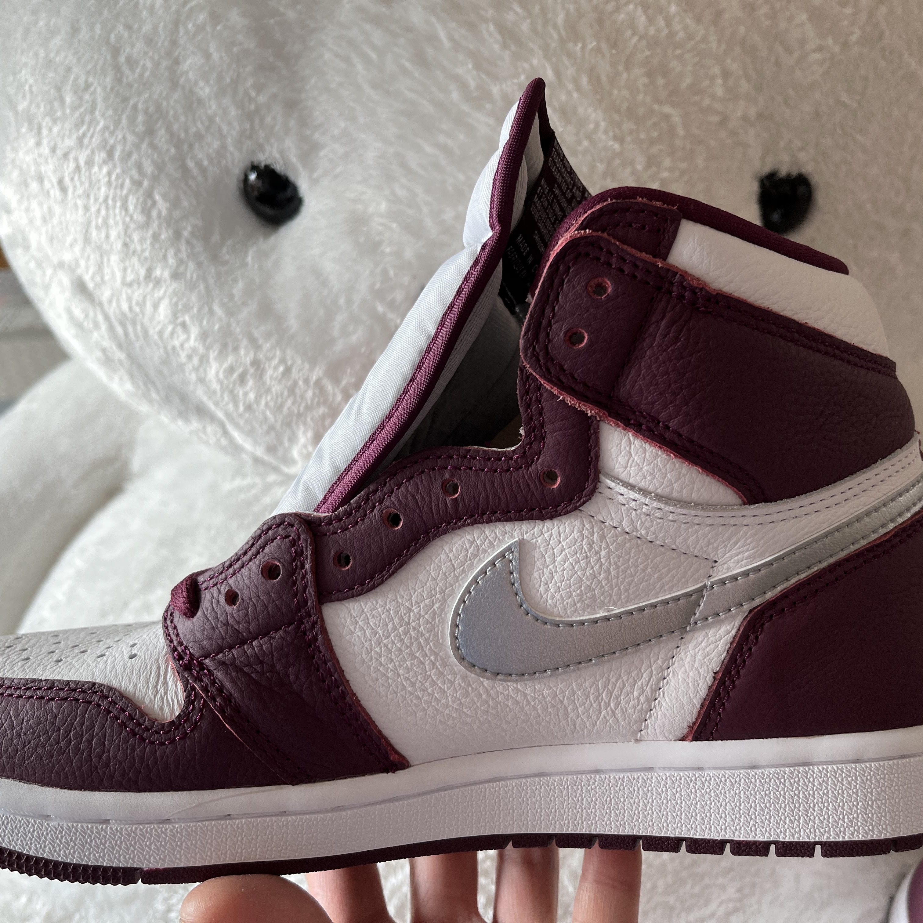 Jordan 1 Retro High OG Bordeaux, (GS) Jordan 1 Retro High OG Bordeaux 착용 스타일 - 4