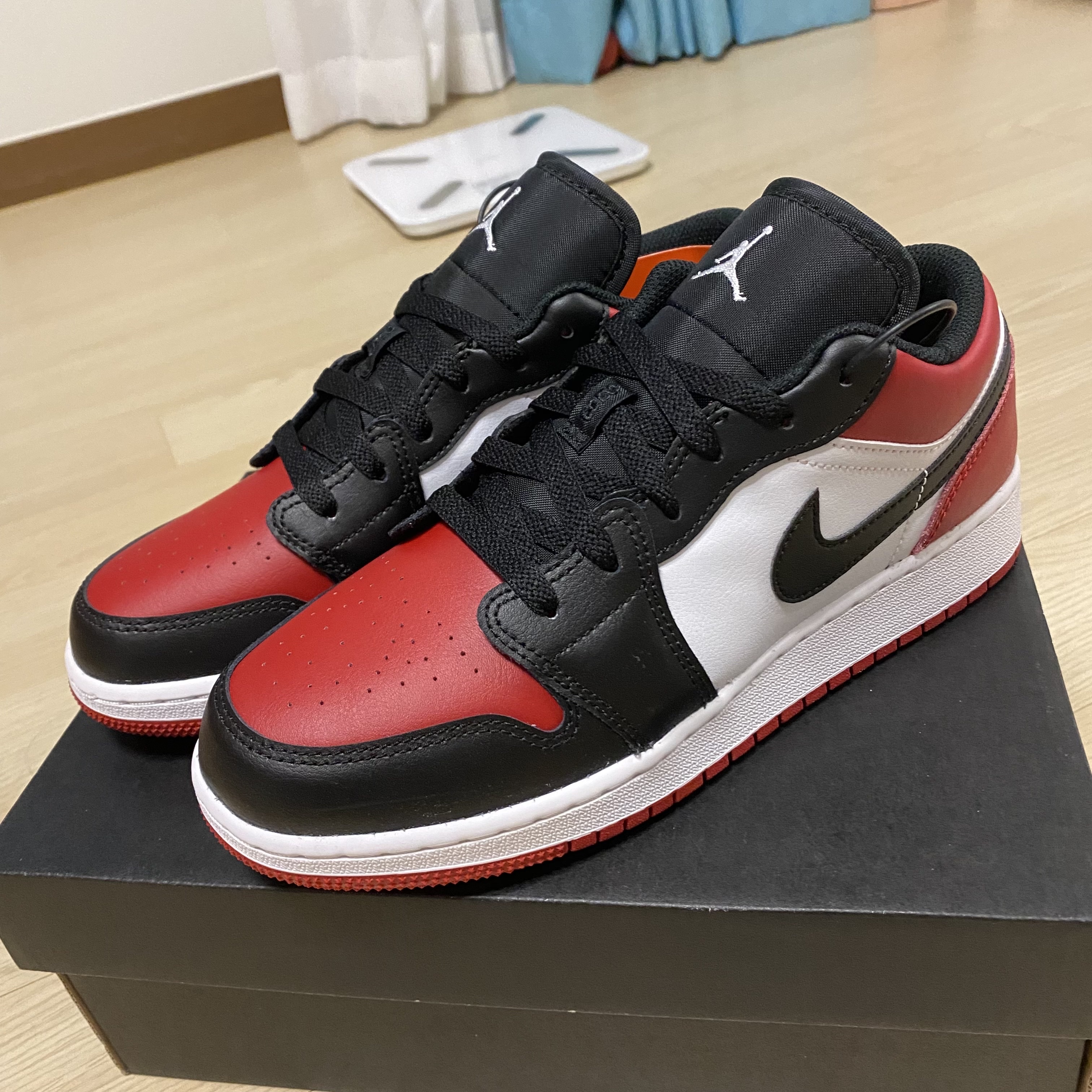 (GS) Jordan 1 Low Bred Toe 착용 스타일 - 2