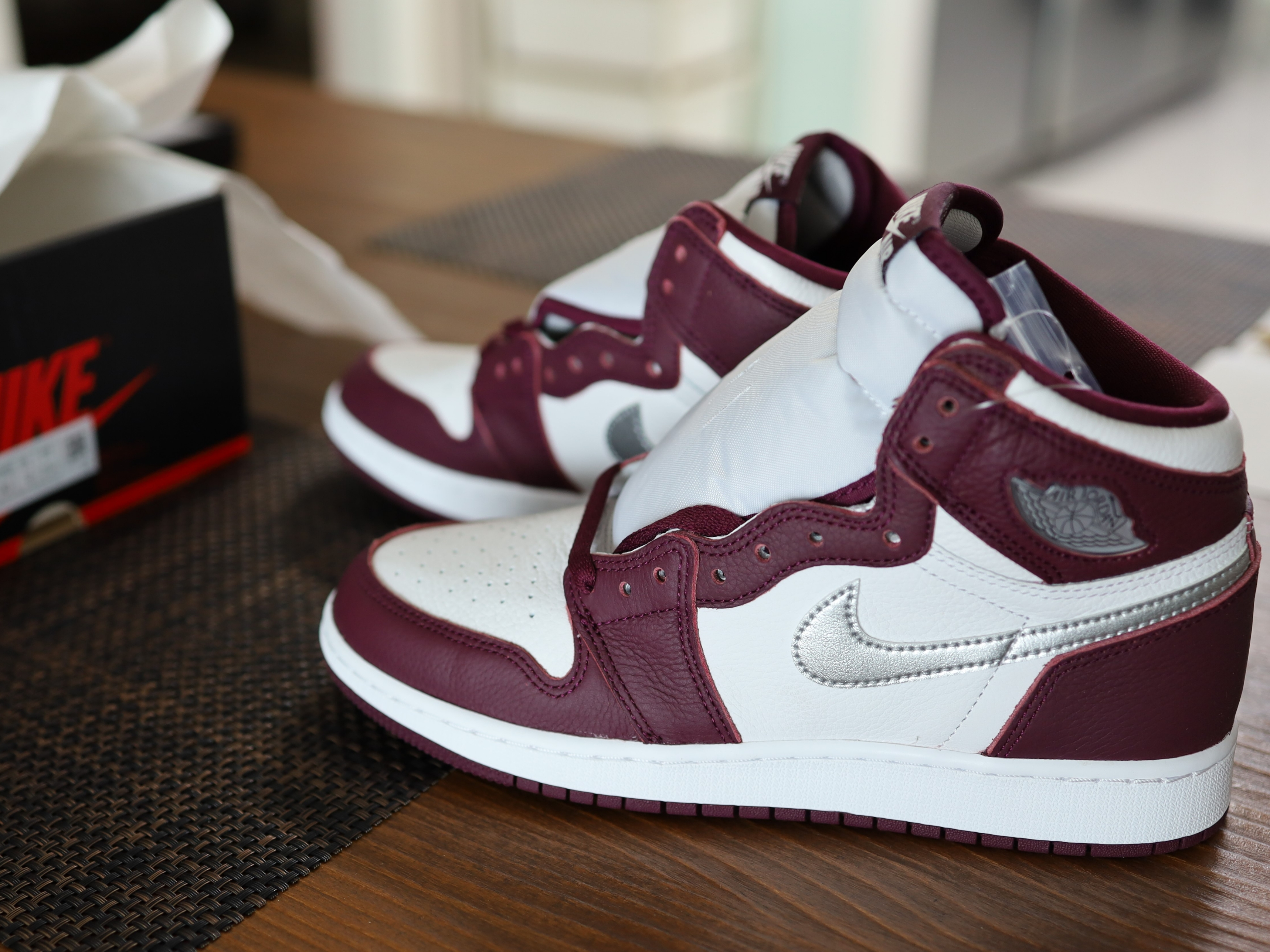 Jordan 1 Retro High OG Bordeaux, (GS) Jordan 1 Retro High OG Bordeaux 착용 스타일 - 2