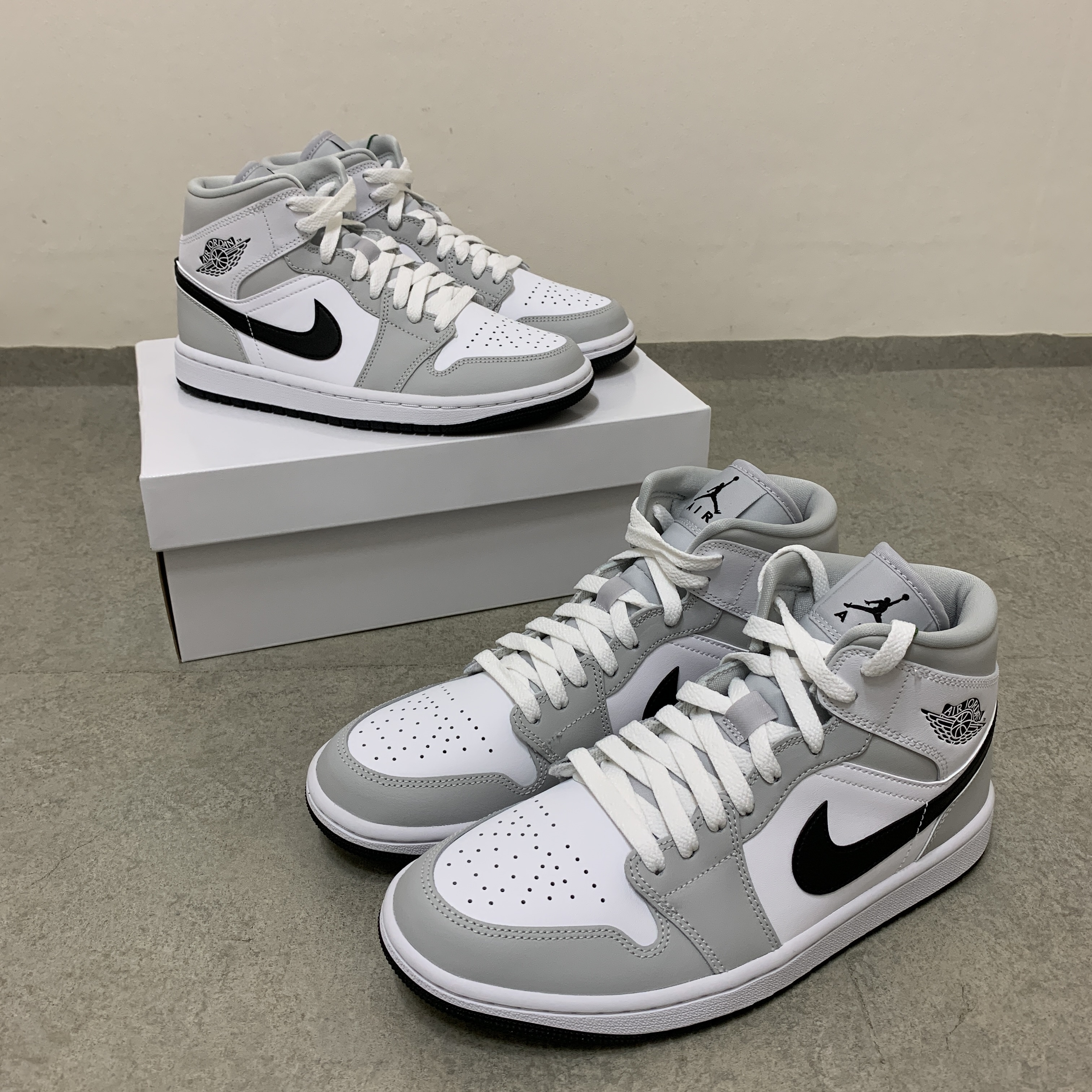 (W) Jordan 1 Mid Grey Fog 착용 스타일