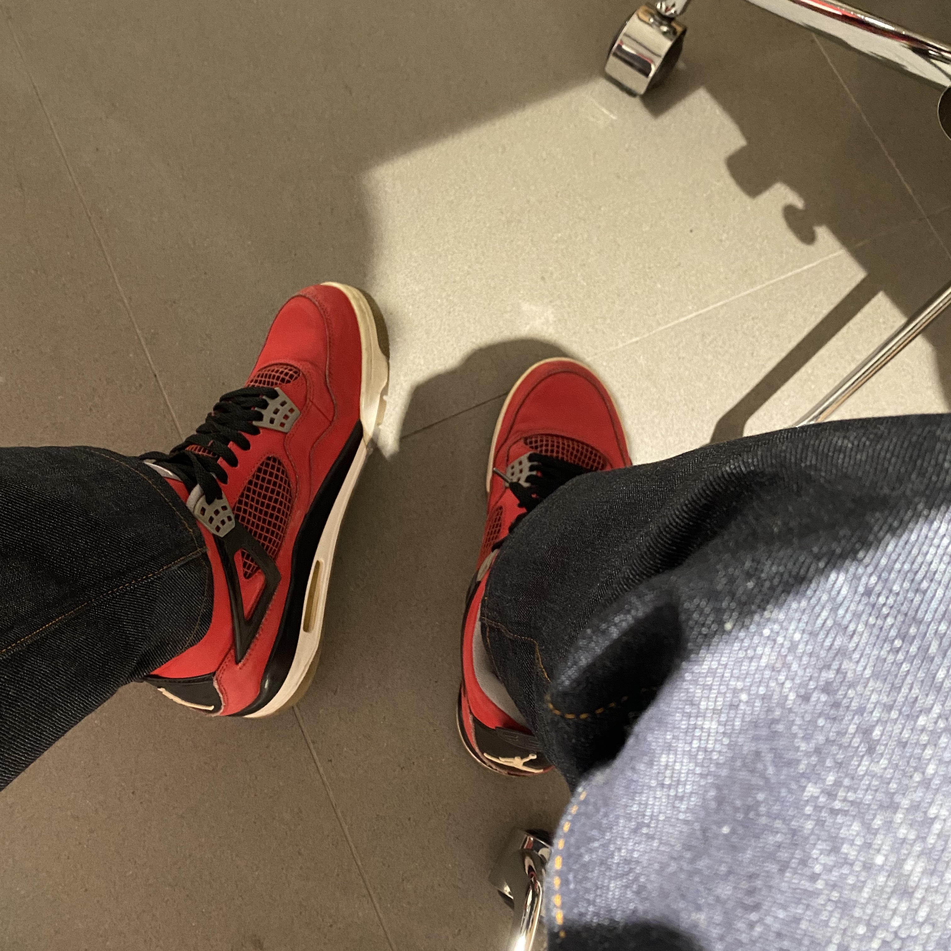 Jordan 4 Retro Toro Bravo 착용 스타일