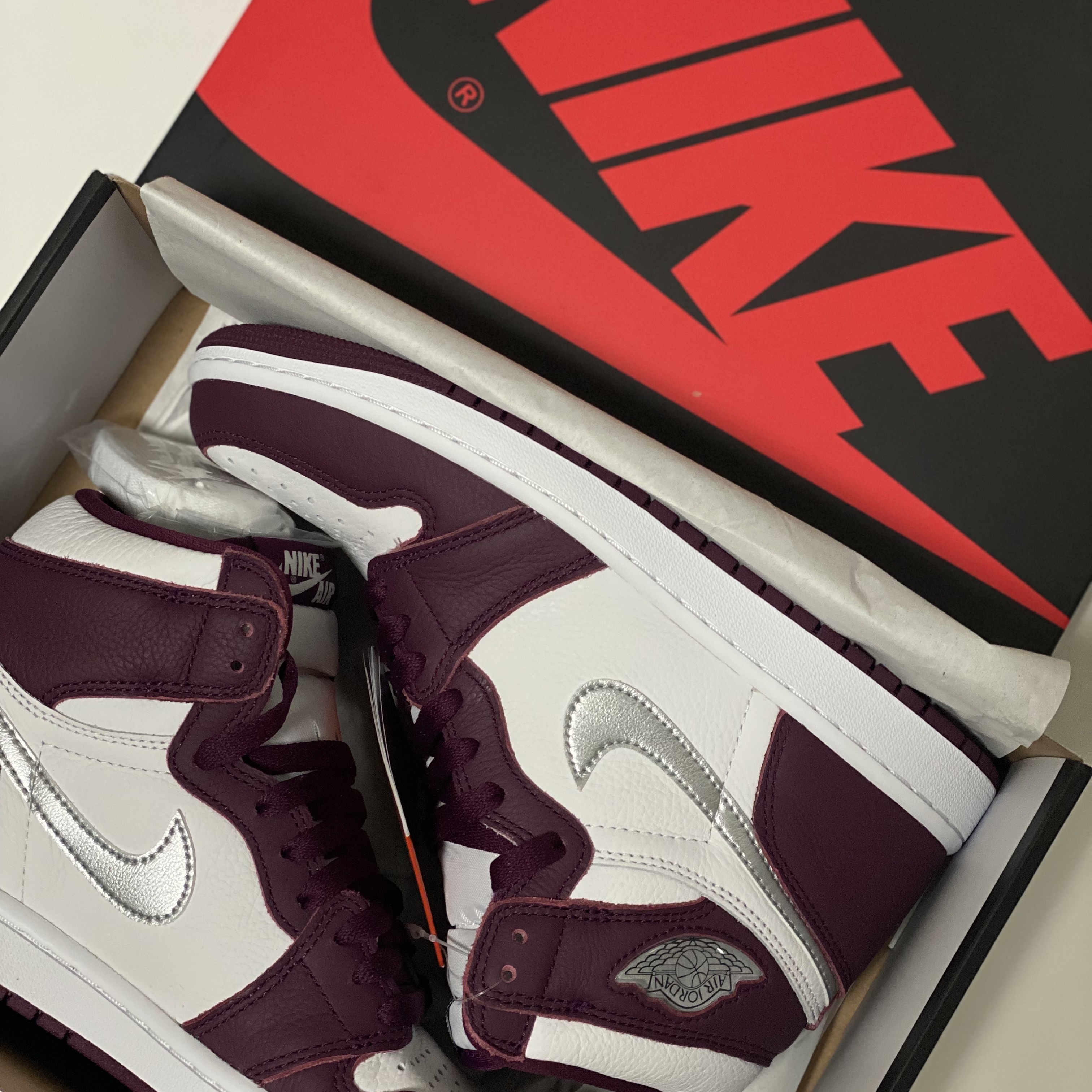 Jordan 1 Retro High OG Bordeaux 착용 스타일
