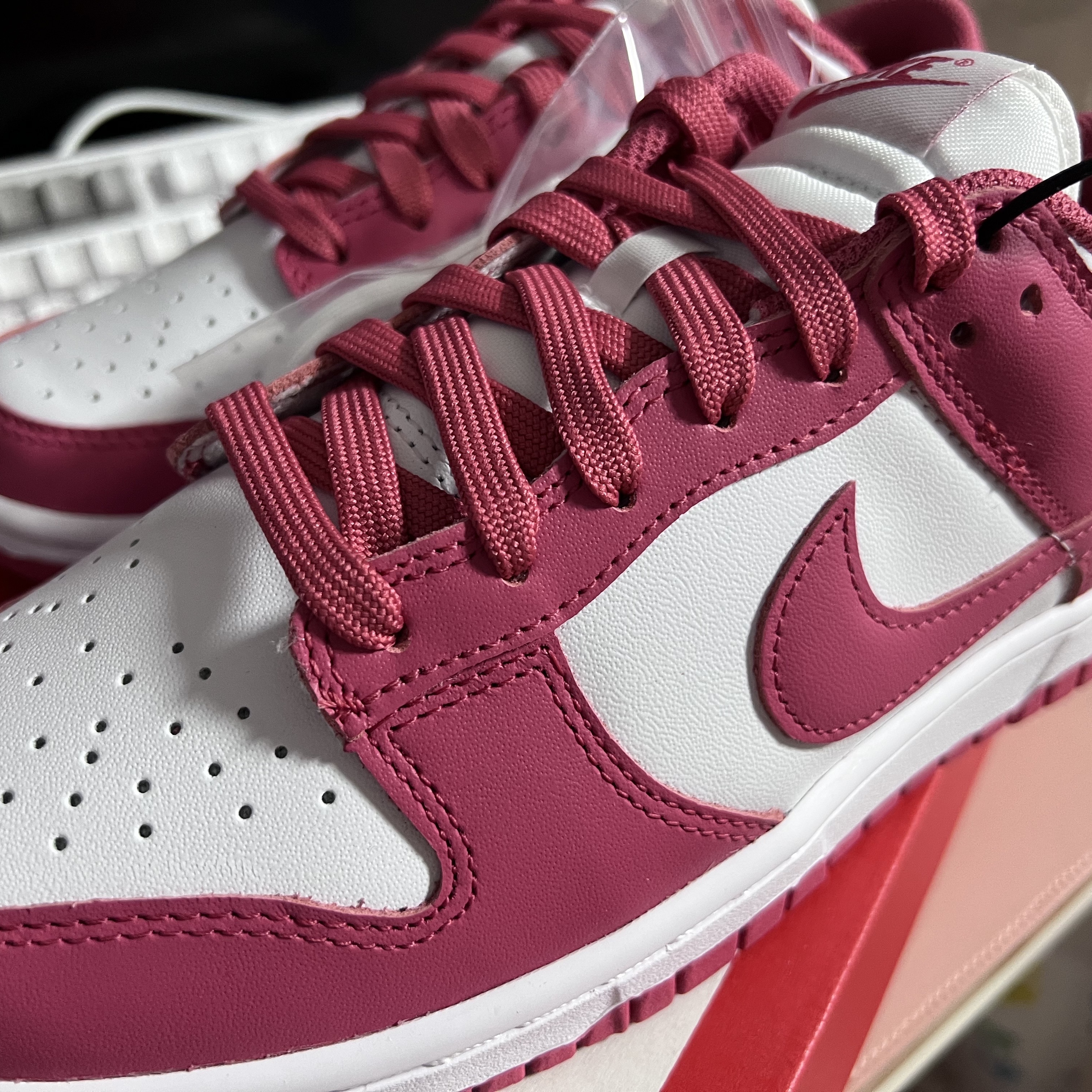 (W) Nike Dunk Low Archeo Pink 착용 스타일 - 3