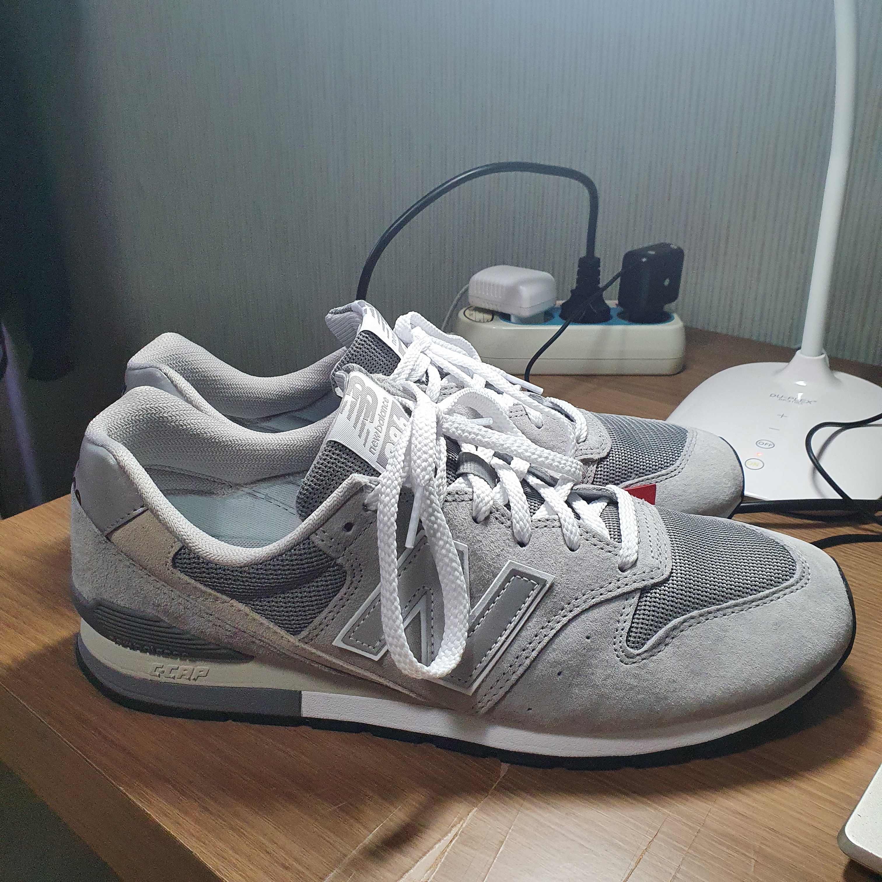 New Balance 996 Grey 착용 스타일