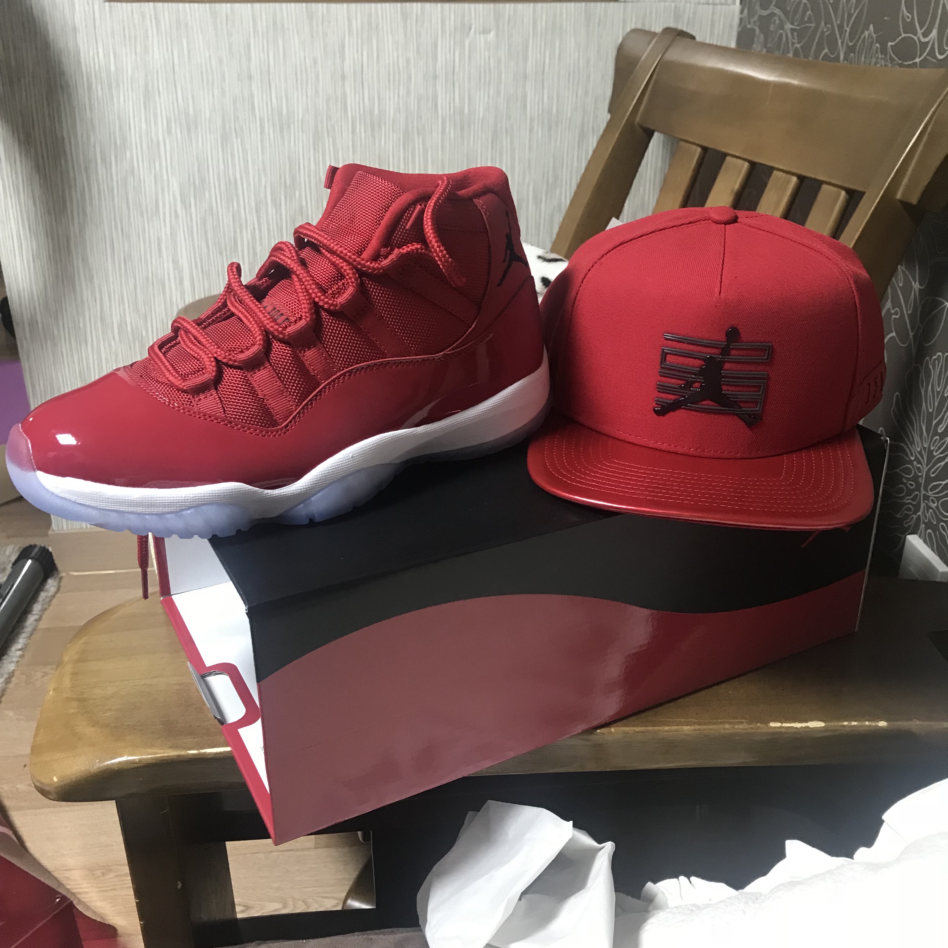Jordan 11 Retro Win Like 96 Gym Red 착용 스타일