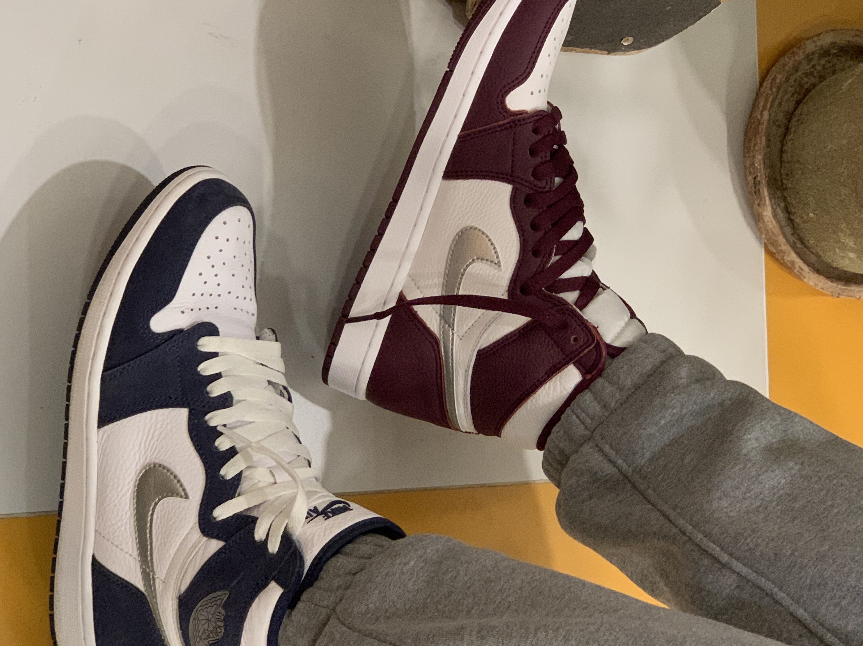 Jordan 1 Retro High OG Bordeaux, Jordan 1 Retro High OG CO.JP Midnight Navy 착용 스타일 - 1