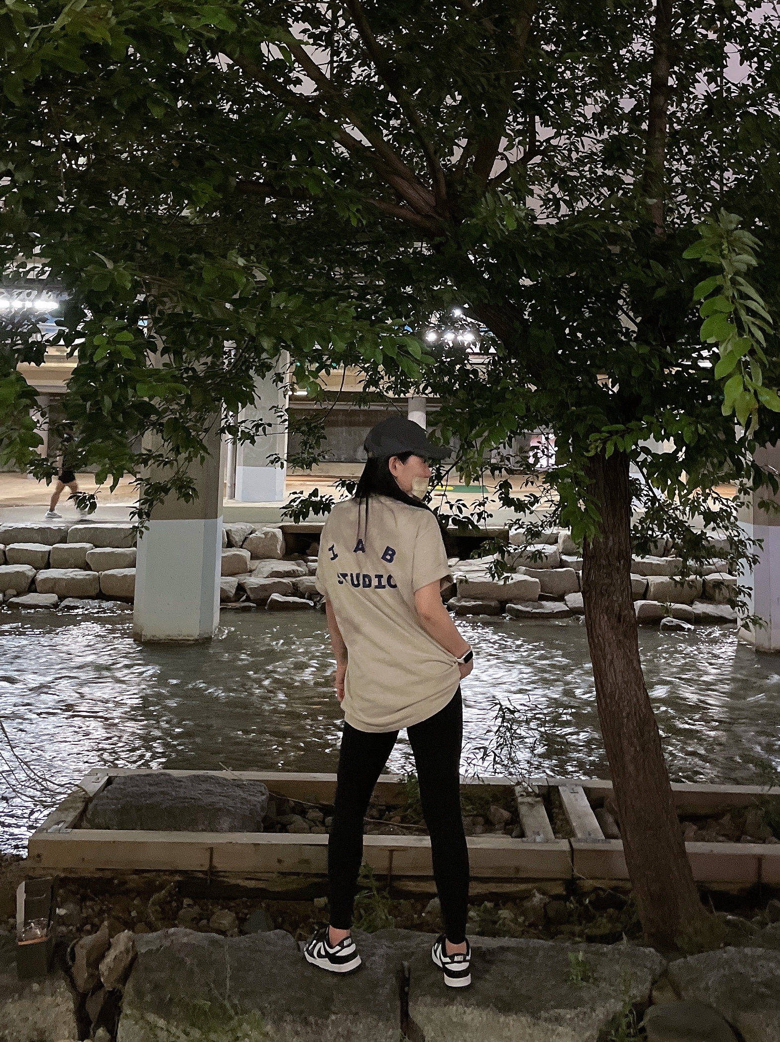 IAB Studio Pigment T-Shirt Oatmeal, (W) Nike Dunk Low Black 착용 스타일