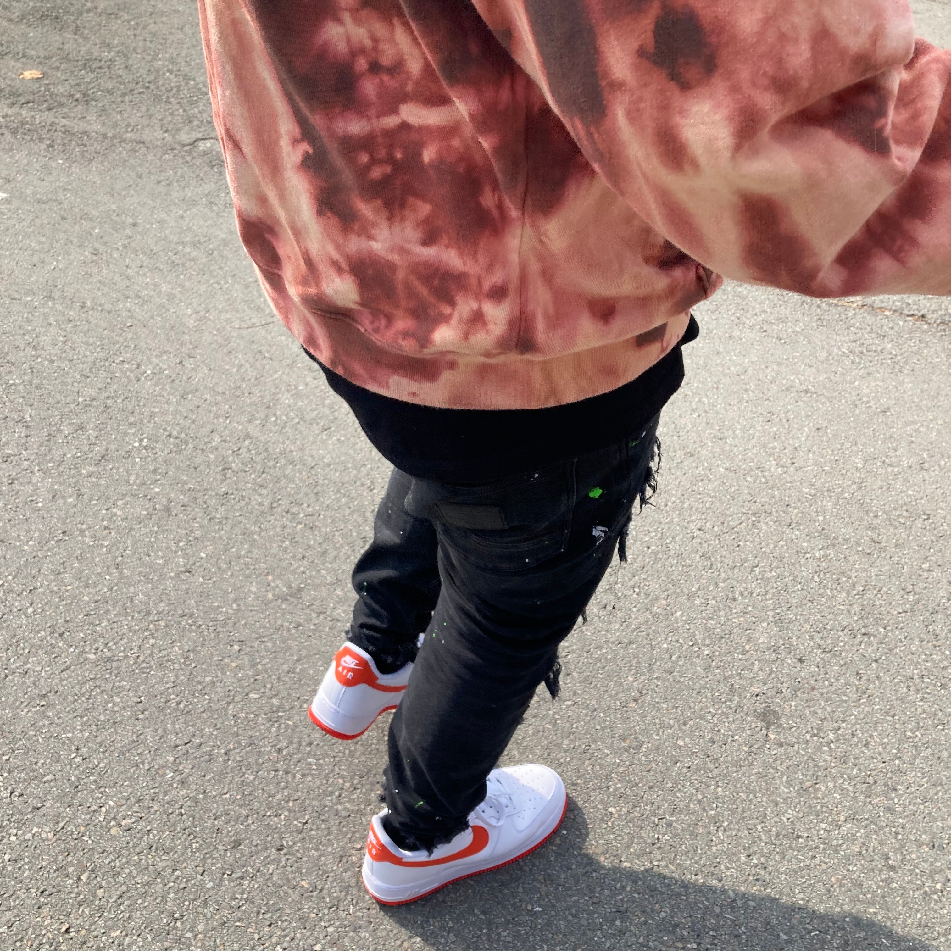 Nike Air Force 1 '07 Low White Team Orange 착용 스타일