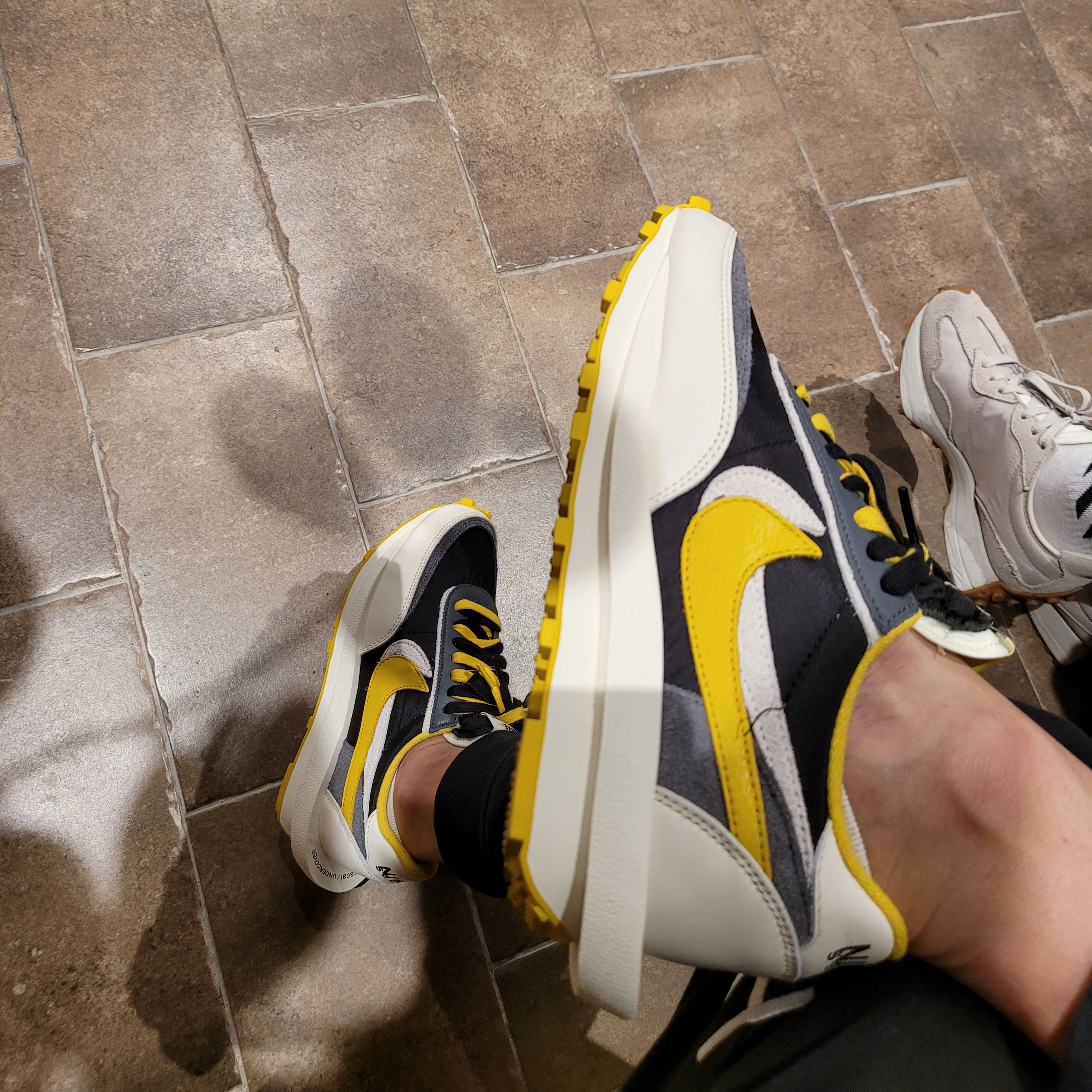 Nike x Sacai x Undercover LDWaffle Black Bright Citron 착용 스타일 - 1