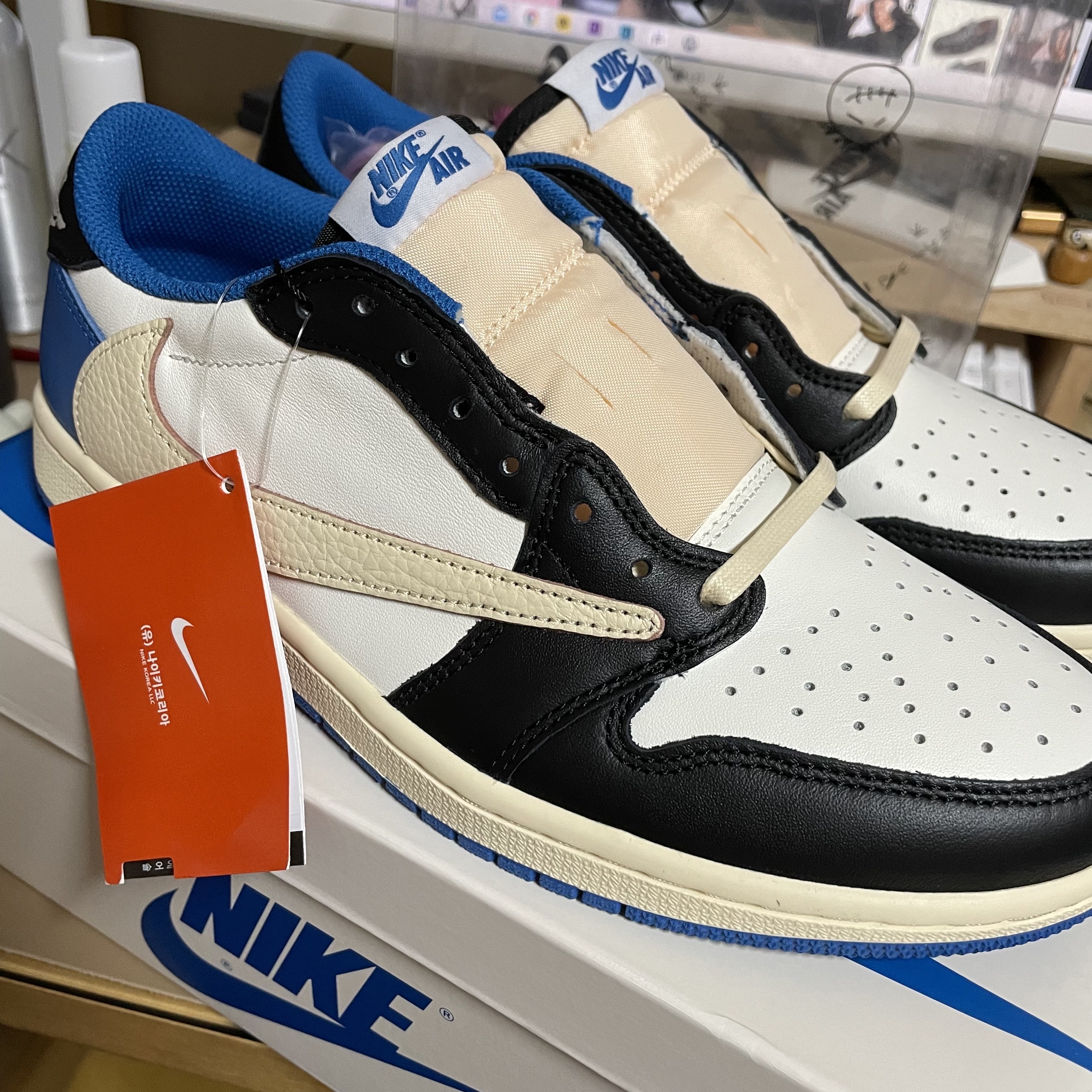 Jordan 1 x Travis Scott x Fragment Retro Low OG SP Military Blue 착용 스타일