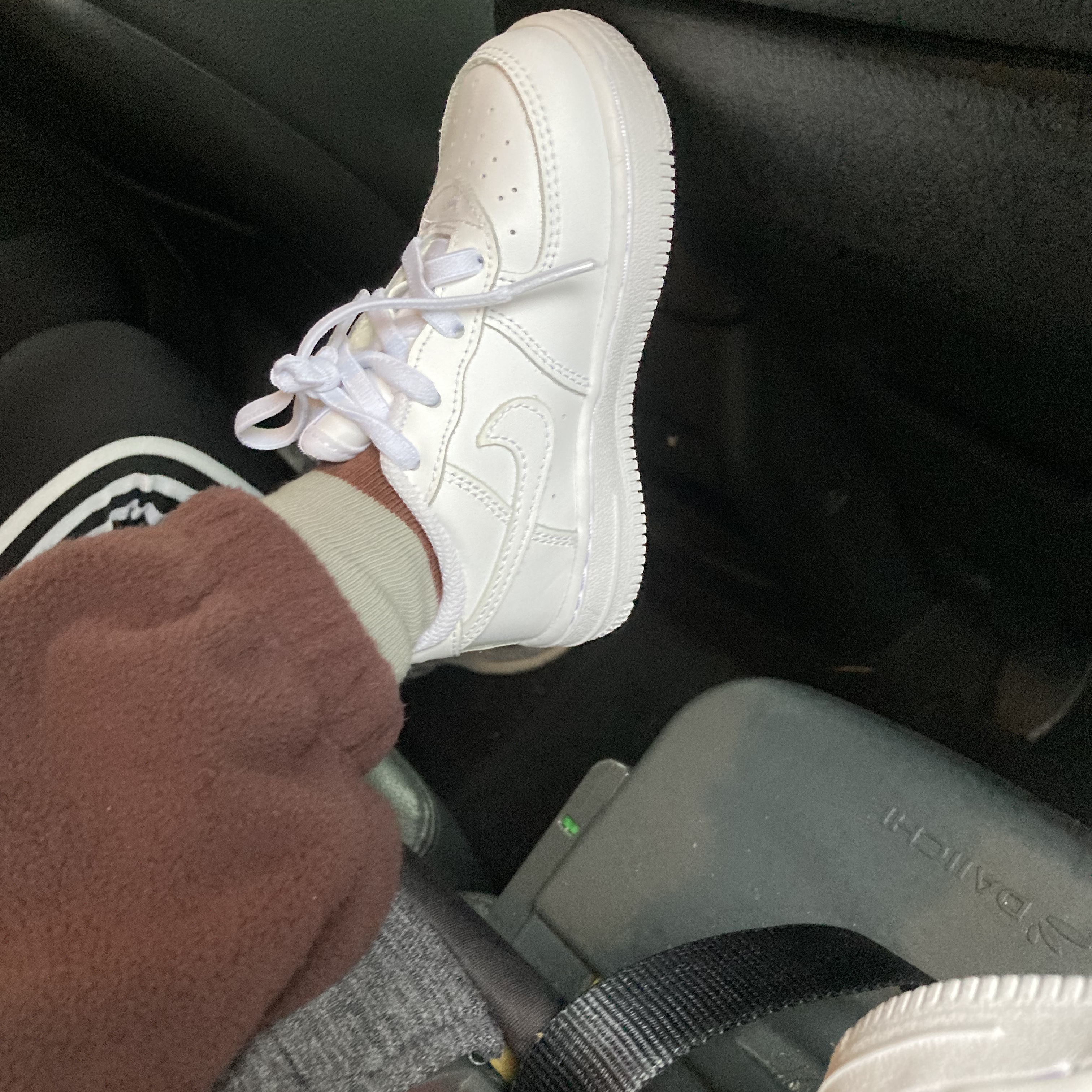 Nike Air Force 1 '07 Low White 착용 스타일 - 4