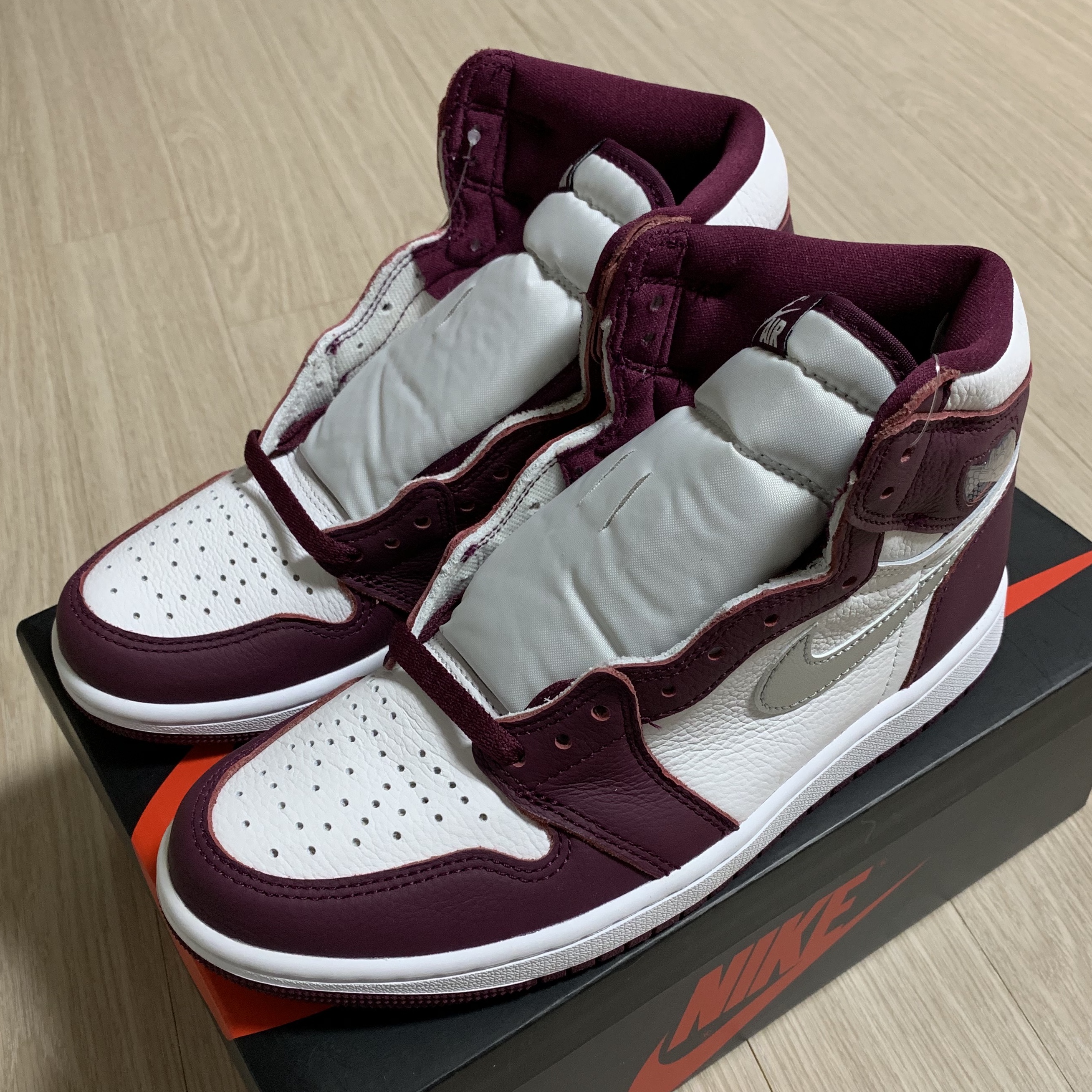 Jordan 1 Retro High OG Bordeaux 착용 스타일 - 1
