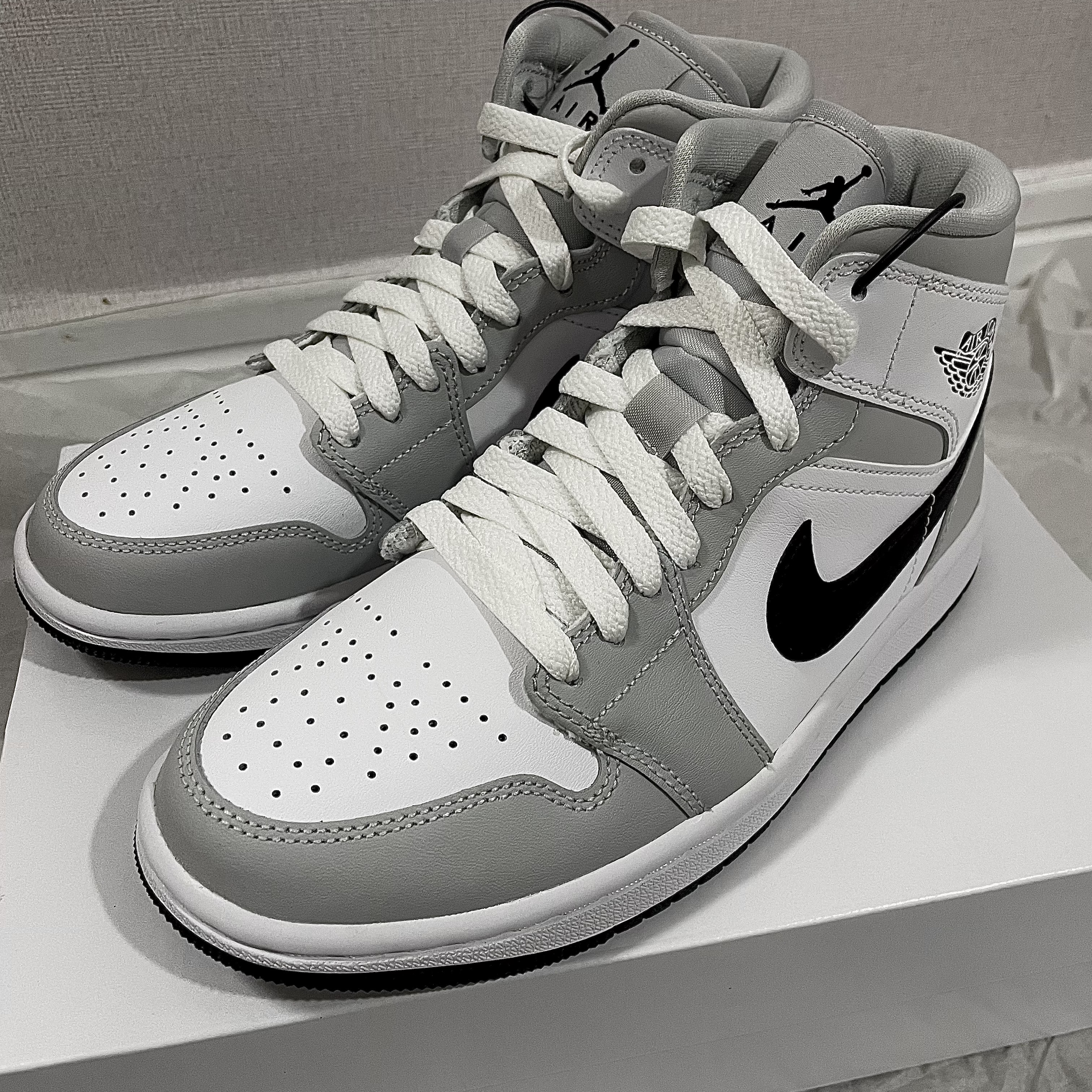 (W) Jordan 1 Mid Grey Fog 착용 스타일