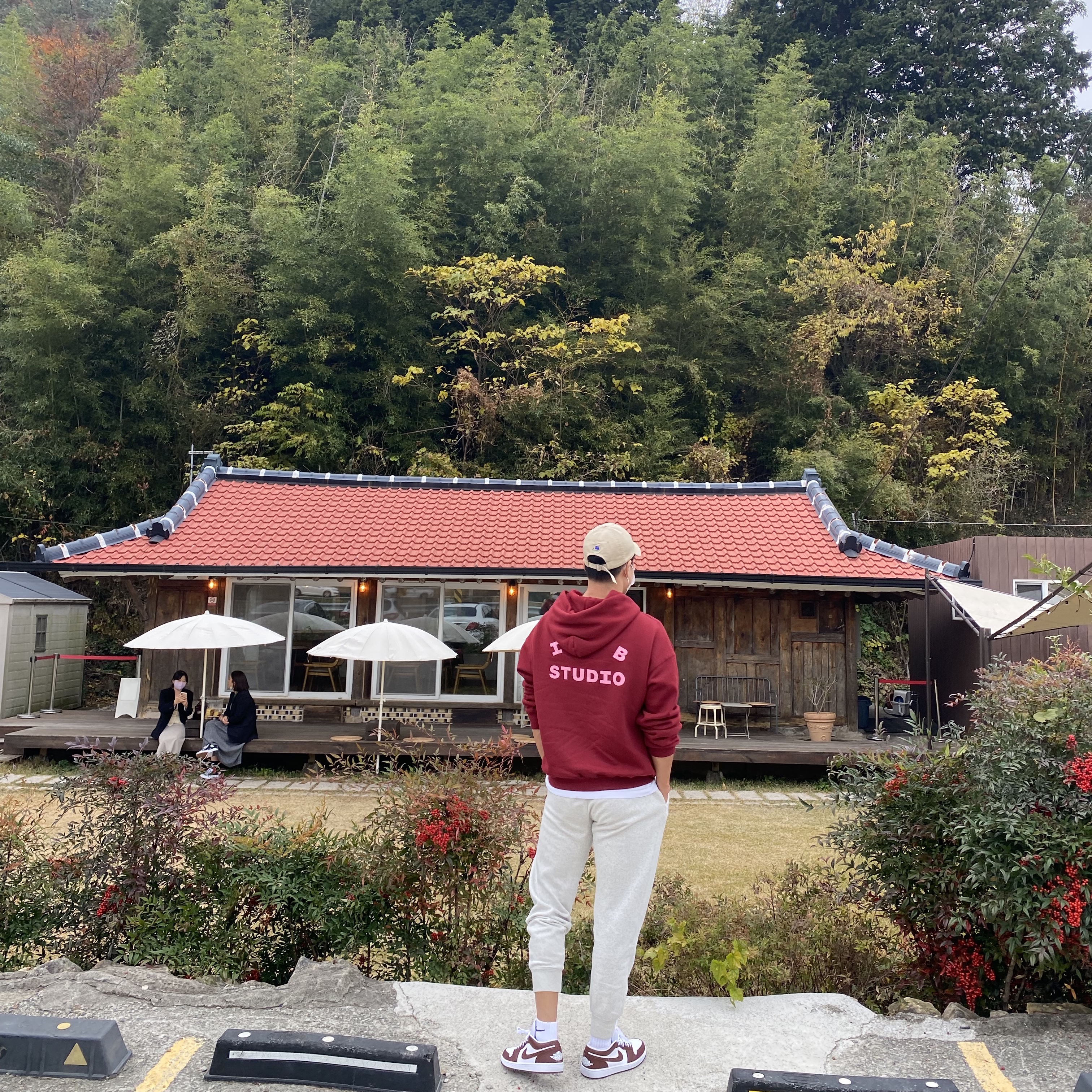 IAB Studio Hoodie Raspberry, (W) Nike Dunk Low Bordeaux 착용 스타일 - 2