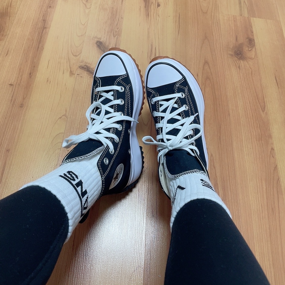 Converse Run Star Hike Hi Black White Gum 착용 스타일