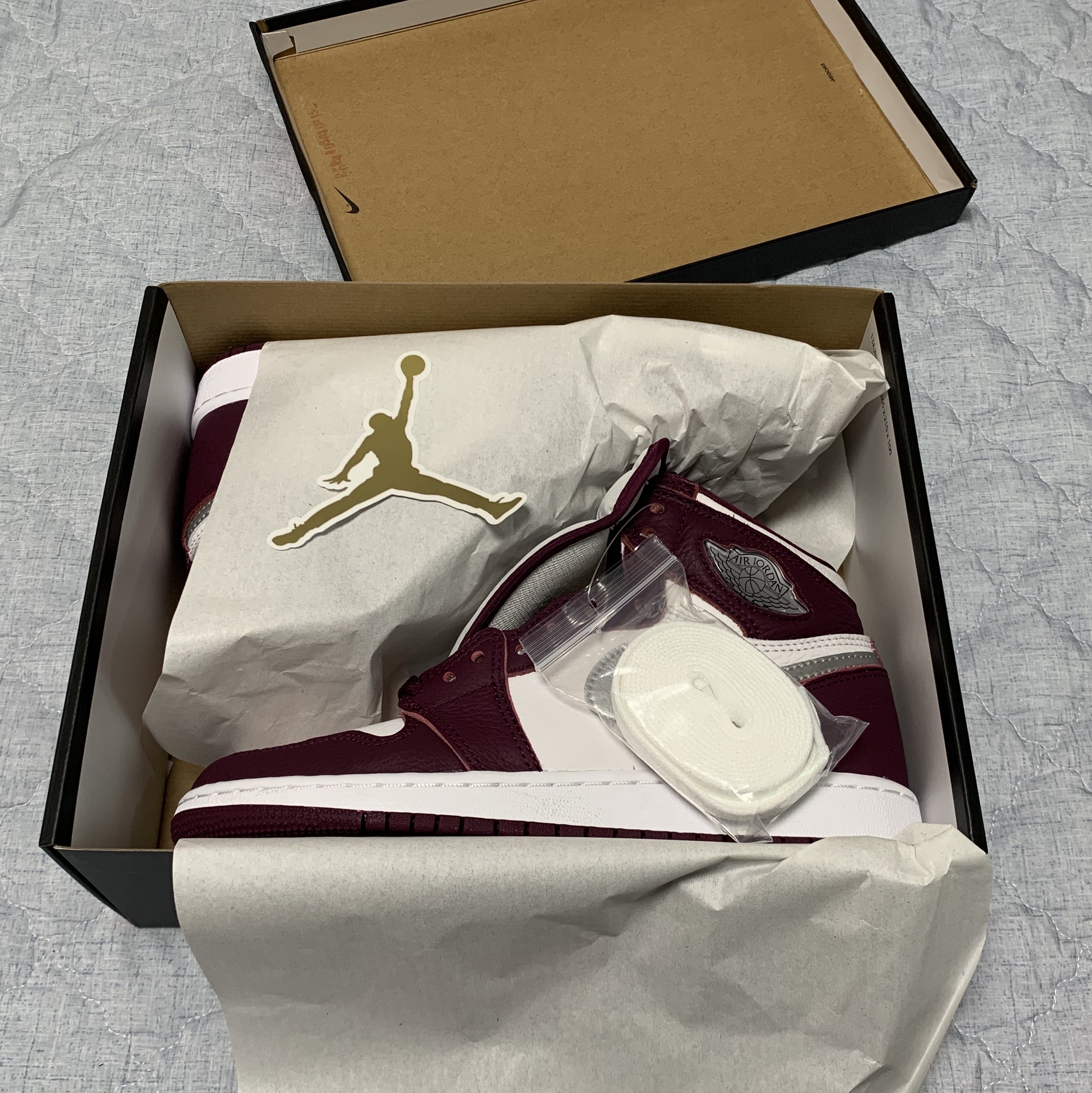 (GS) Jordan 1 Retro High OG Bordeaux 착용 스타일 - 2