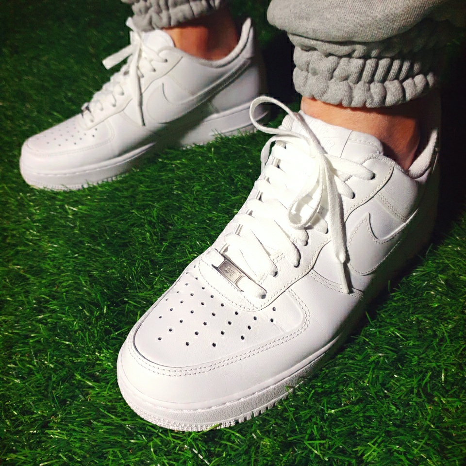 Nike Air Force 1 '07 Low White 착용 스타일 - 4