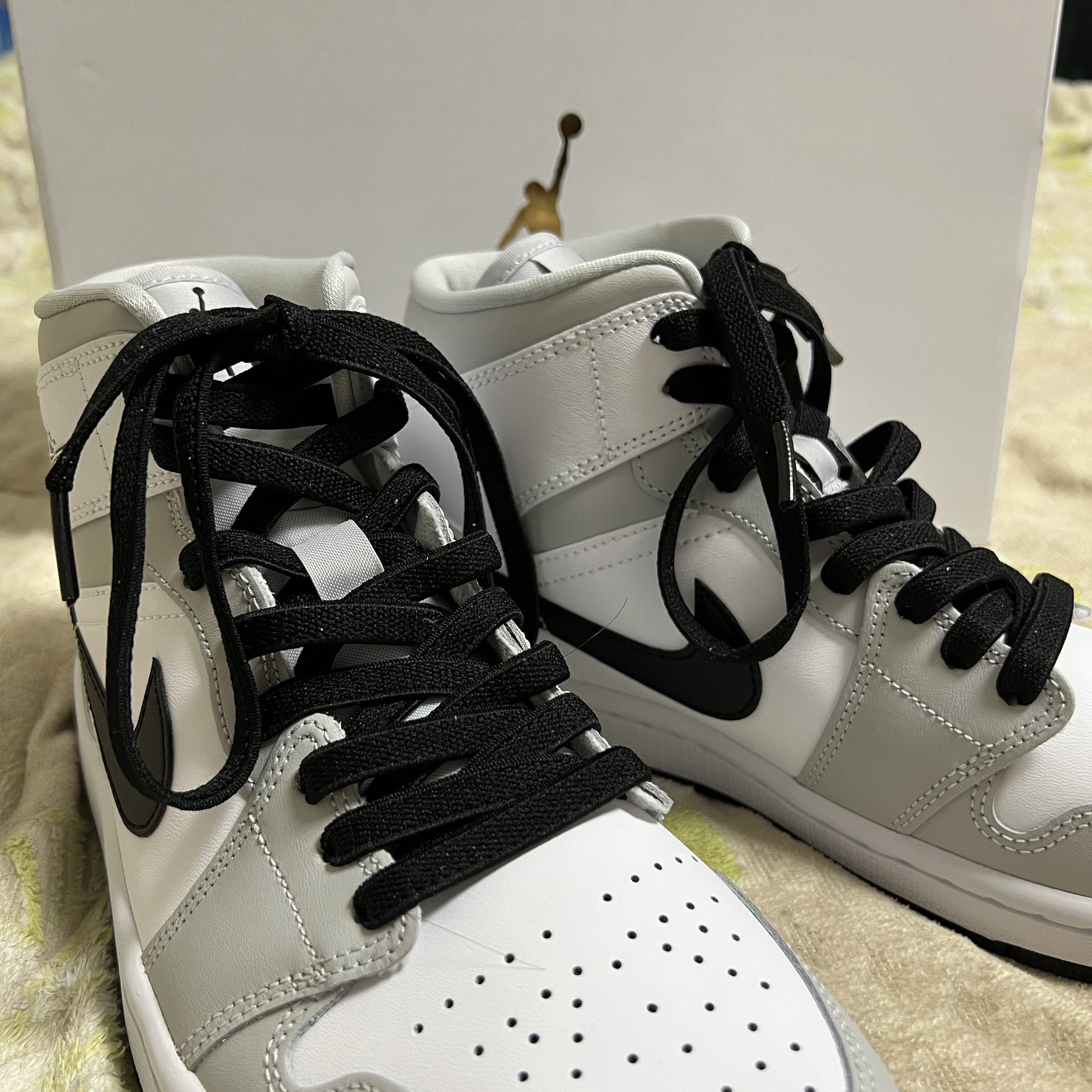 (W) Jordan 1 Mid Grey Fog 착용 스타일 - 2