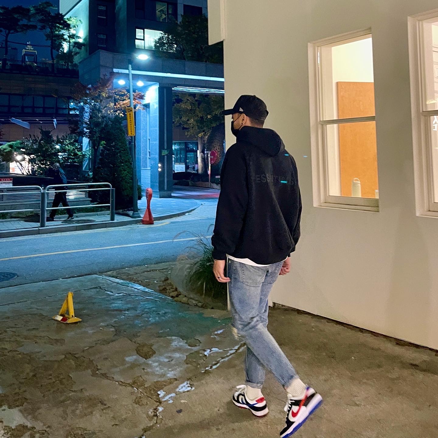 Nike Dunk Low SE Seoul, Essentials Pull-Over Hoodie Black - 21SS 착용 스타일 - 3