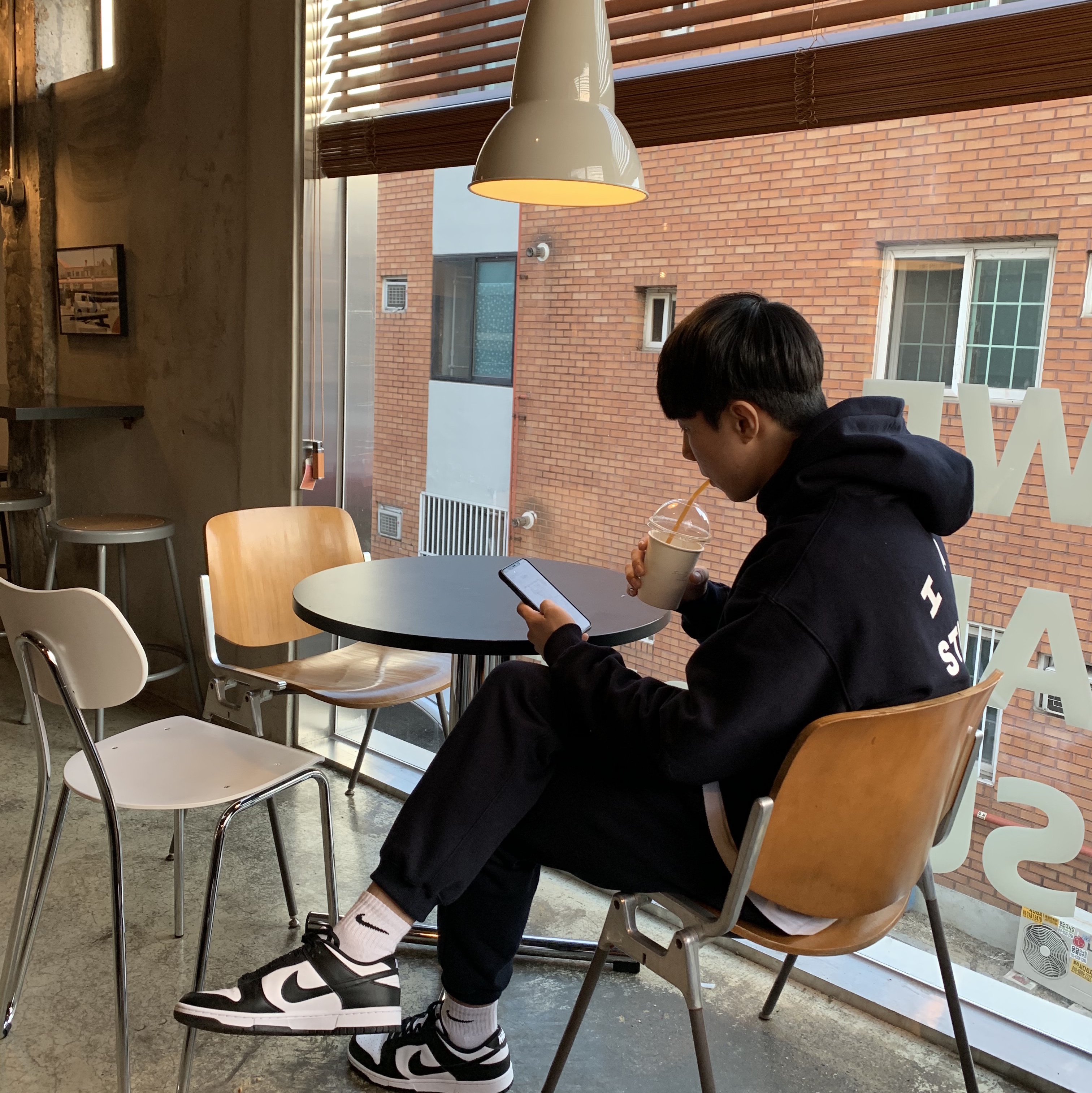 IAB Studio Hoodie Navy - 21SS, IAB Studio Sweatpants Navy - 21SS 착용 스타일 - 2