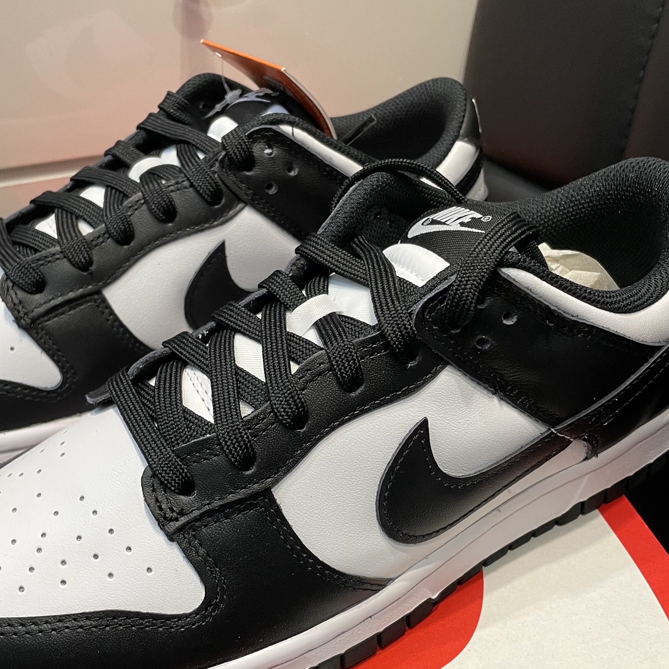 (W) Nike Dunk Low Black 착용 스타일