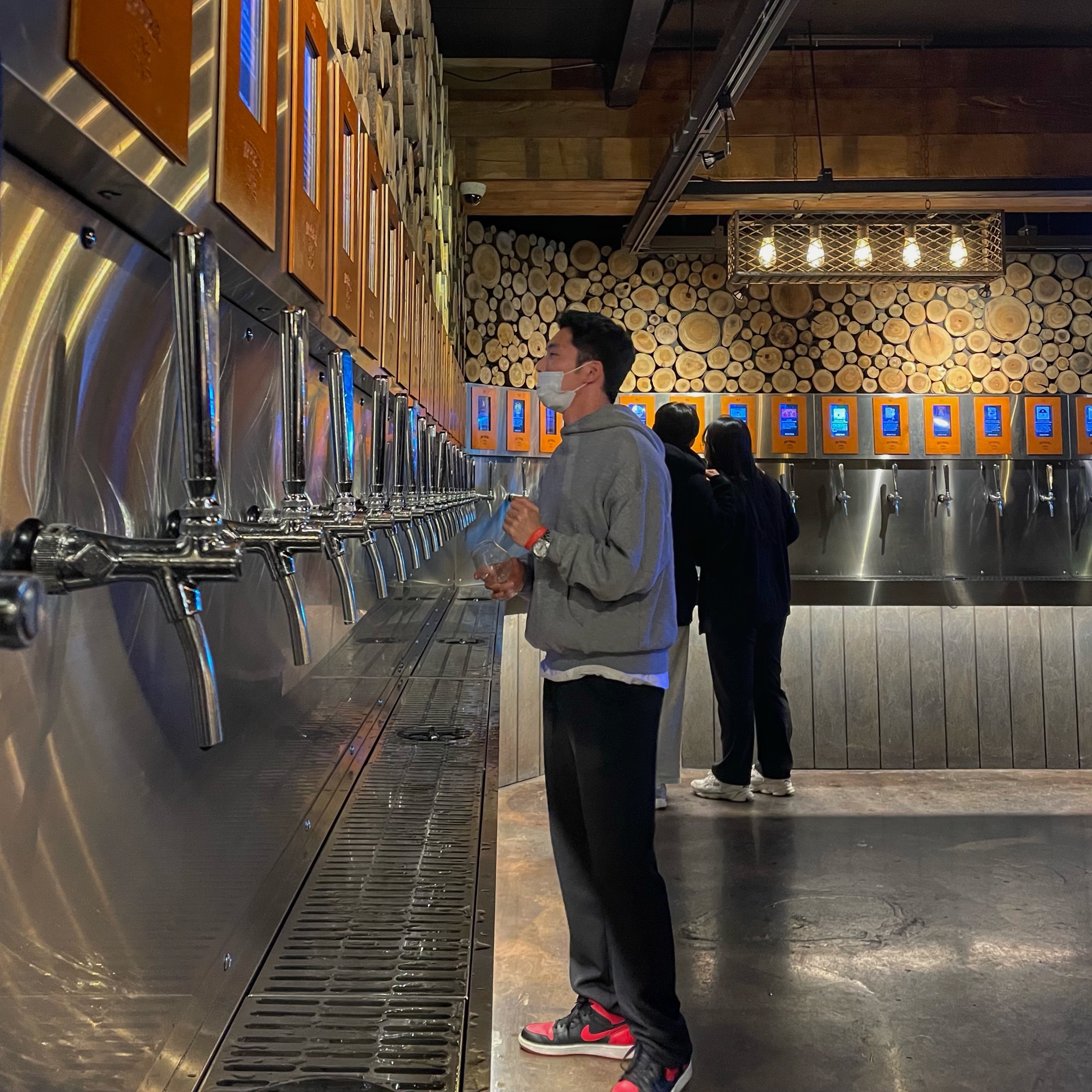 Jordan 1 Retro High OG Bred Banned 2016 착용 스타일 - 1