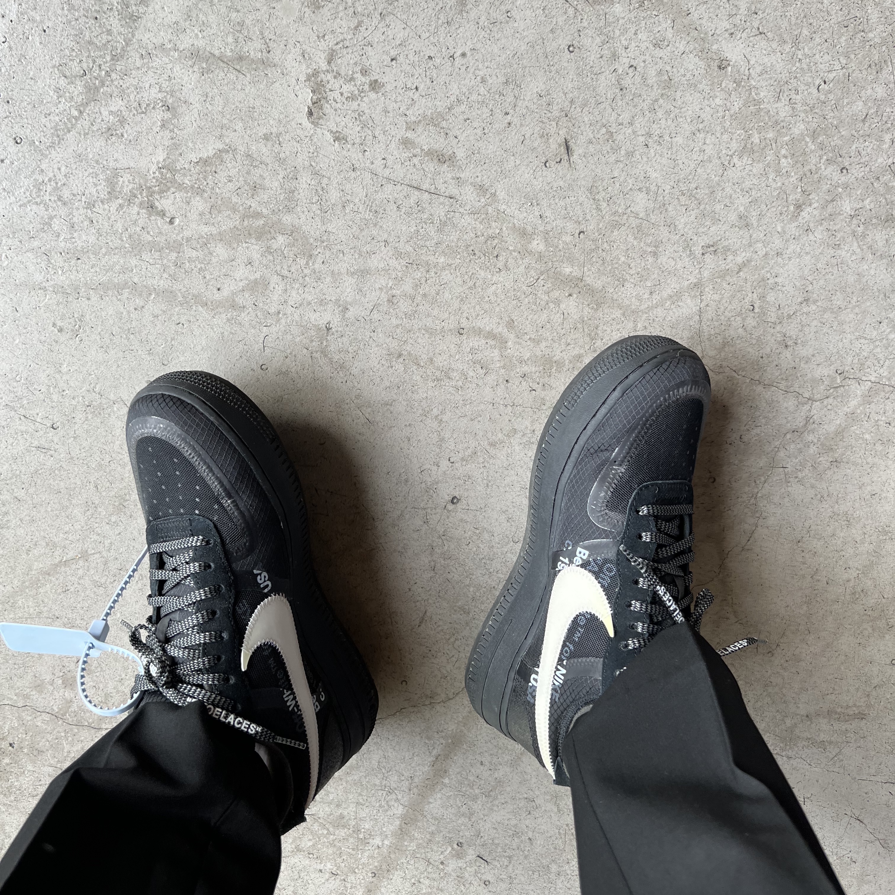 Nike x Off-White Air Force 1 Low Black White 착용 스타일 - 2