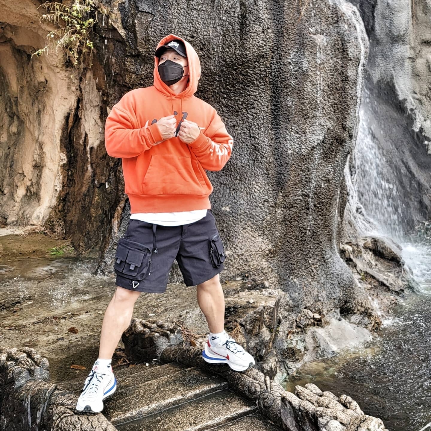 Nike x Cactus Plant Flea Market Shoebox Heavyweight Hooded Pullover Orange - US/EU, Nike ACG Cargo Shorts Black - Asia 착용 스타일 - 1