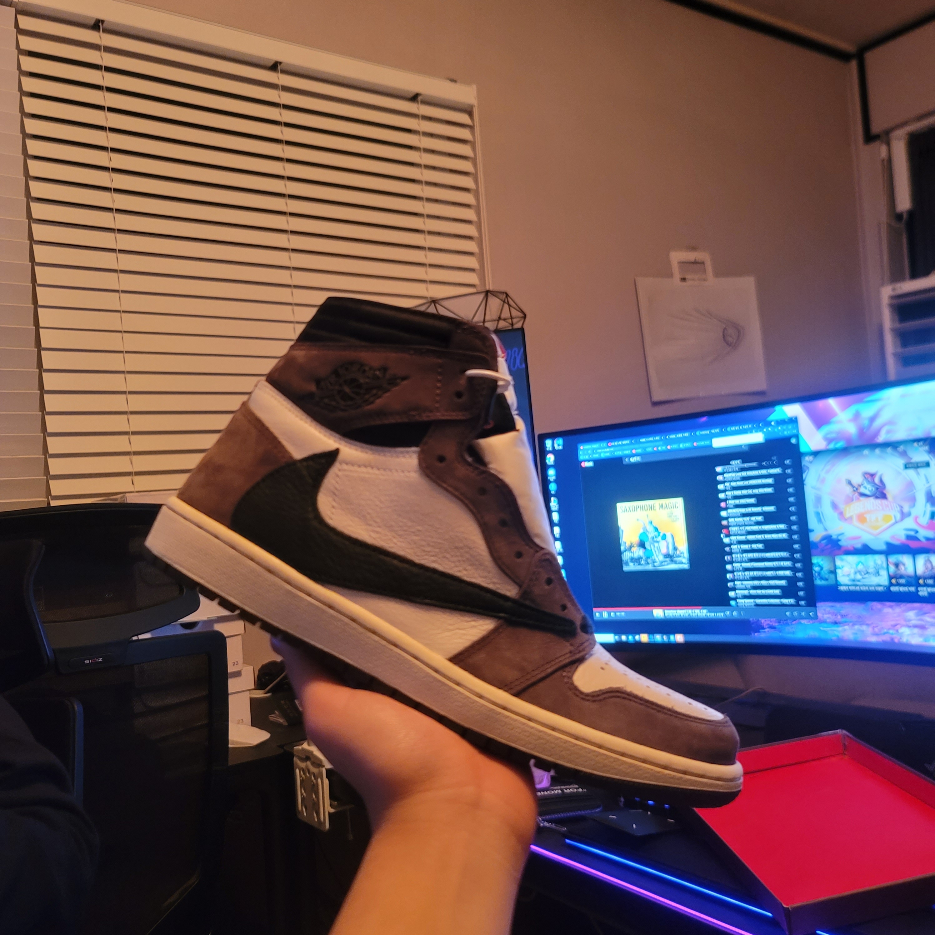 Jordan 1 x Travis Scott Retro High OG SP Mocha 착용 스타일