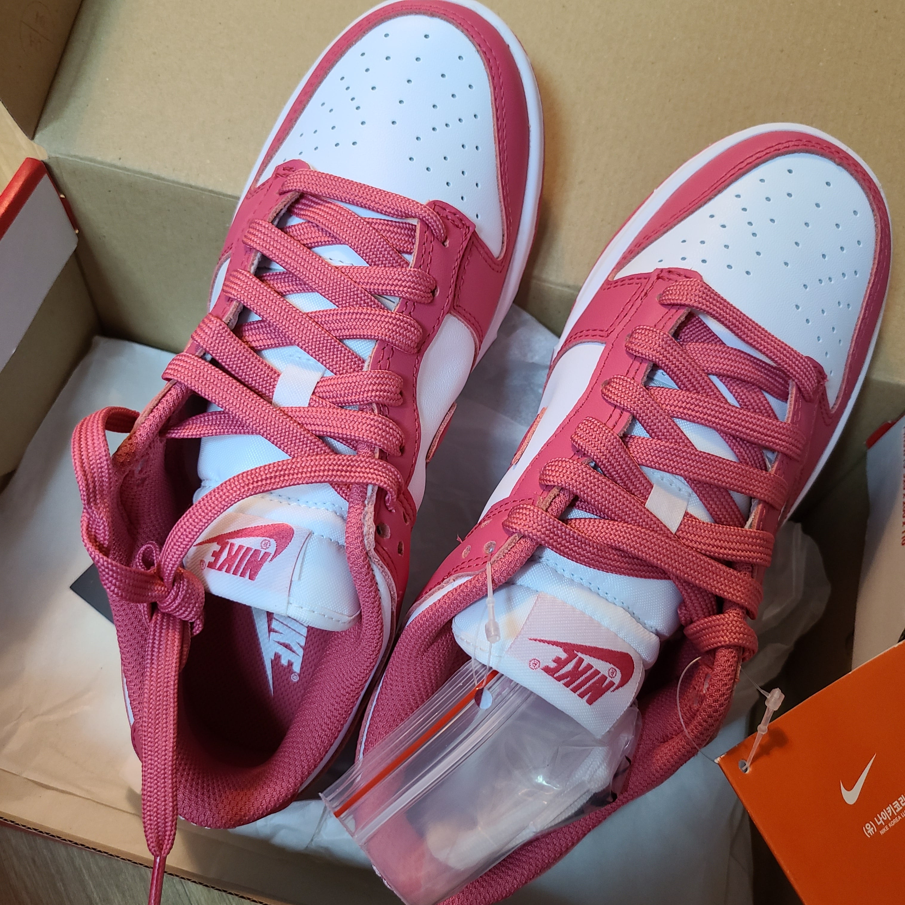 (W) Nike Dunk Low Archeo Pink 착용 스타일