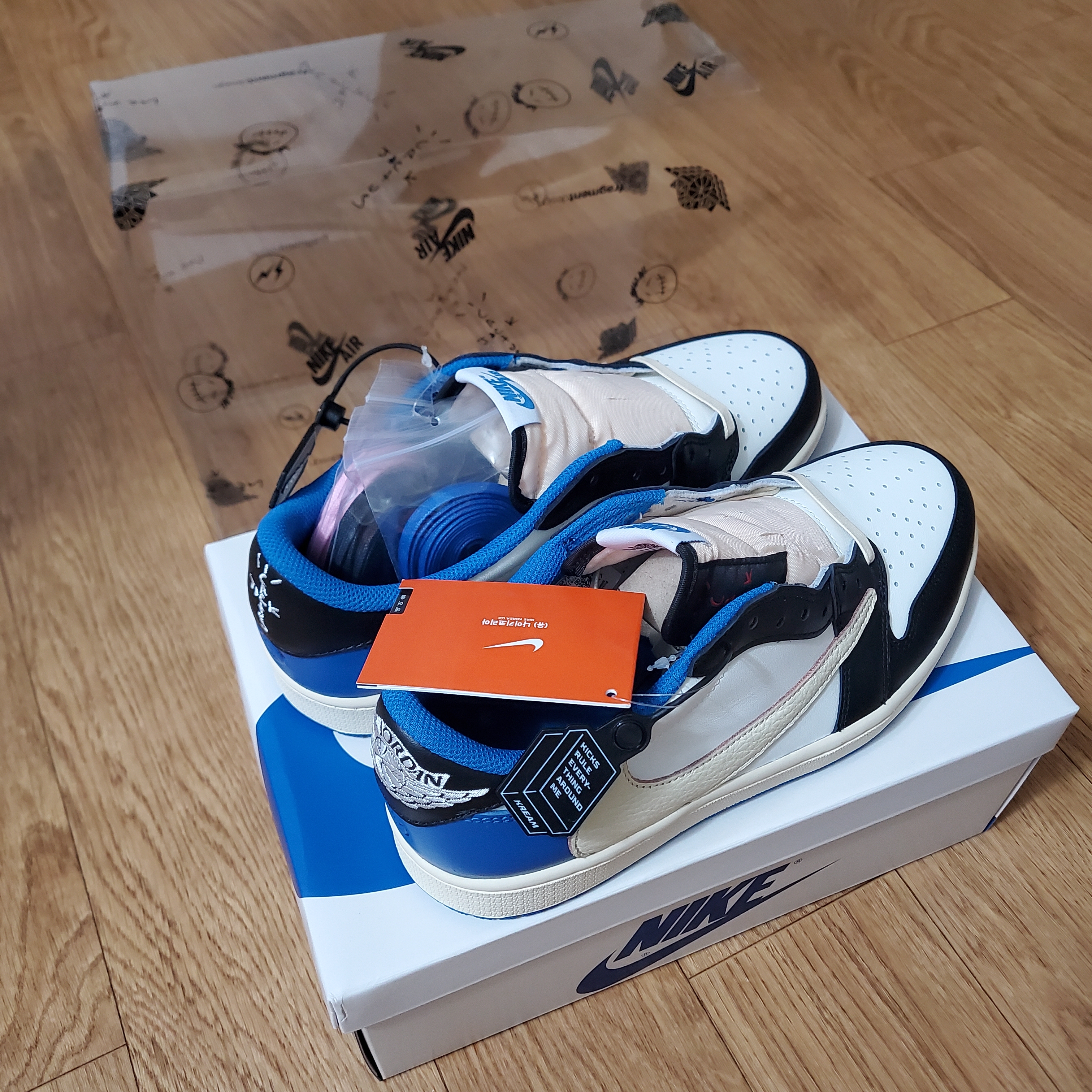 Jordan 1 x Travis Scott x Fragment Retro Low OG SP Military Blue 착용 스타일