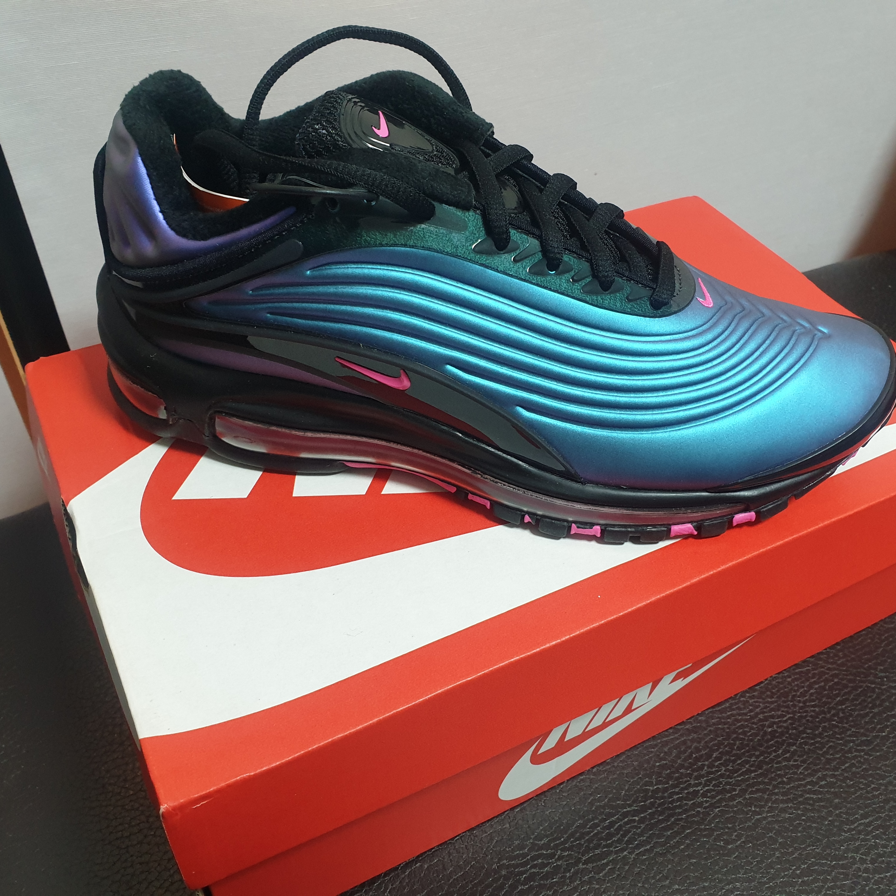 Nike Air Max Deluxe Throwback Future 착용 스타일