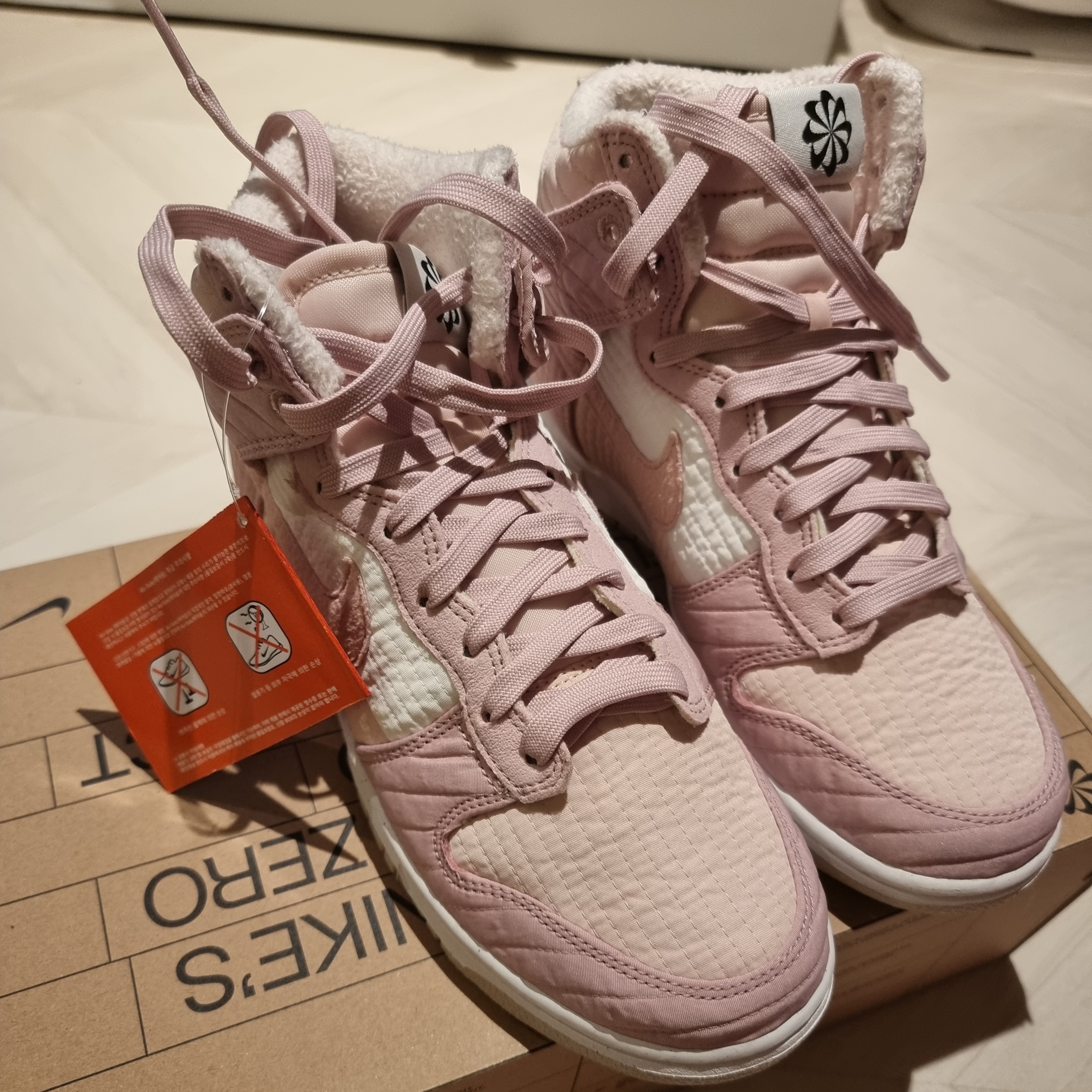 (W) Nike Dunk High Next Nature Pink Oxford 착용 스타일 - 1