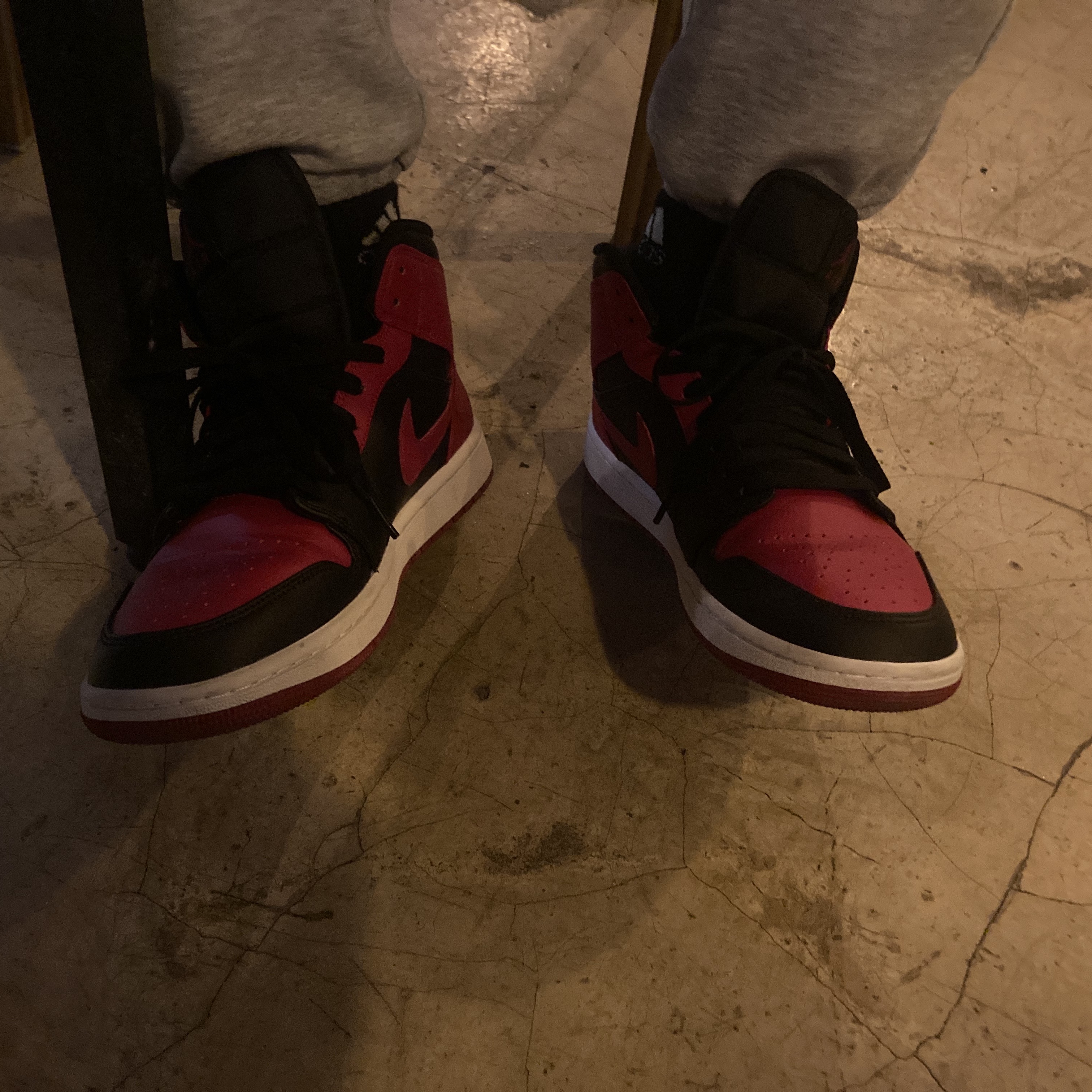 Jordan 1 Mid Bred Banned 2020 착용 스타일 - 1