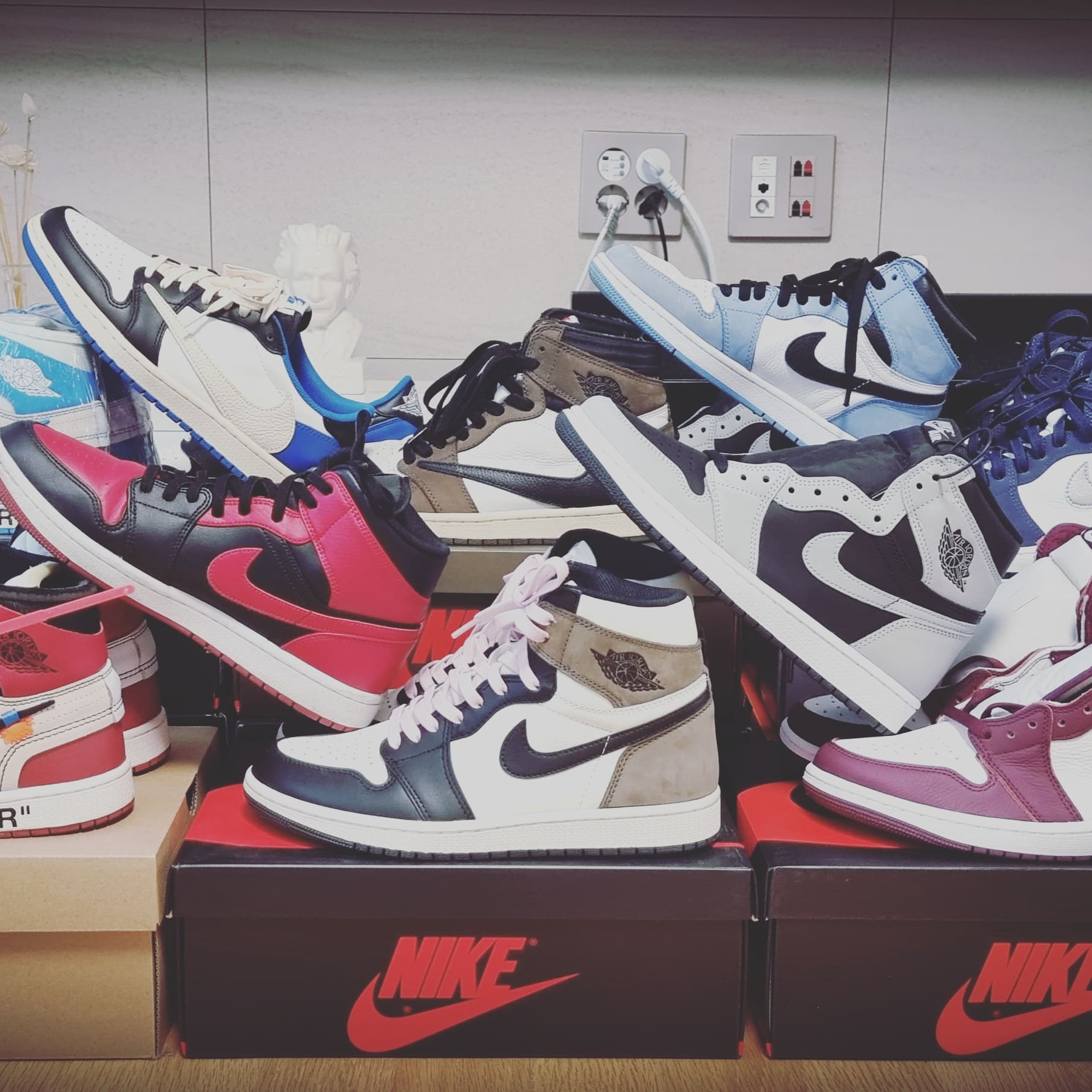 Jordan 1 x Travis Scott x Fragment Retro Low OG SP Military Blue 착용 스타일