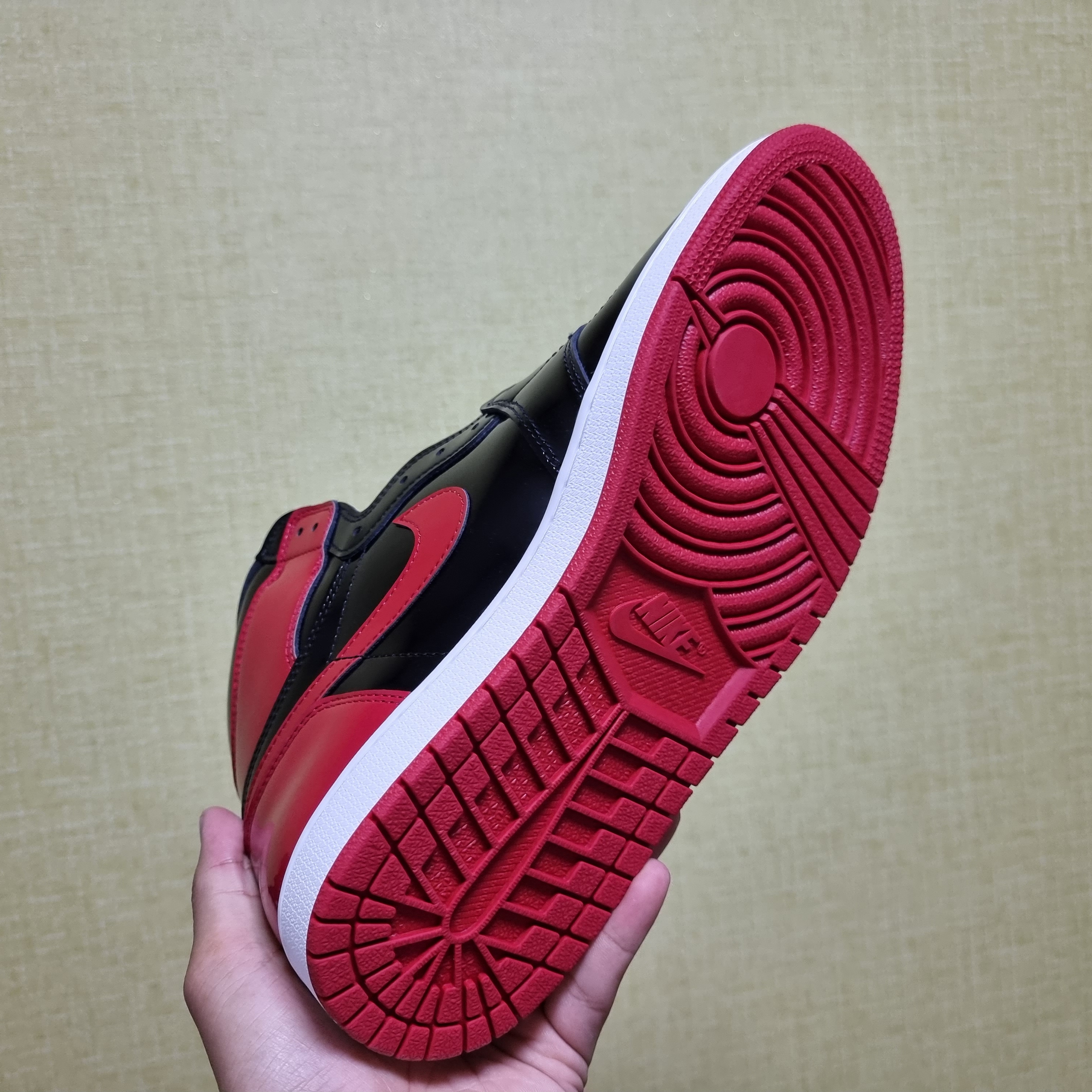 Jordan 1 Retro High OG Patent Bred 착용 스타일 - 5