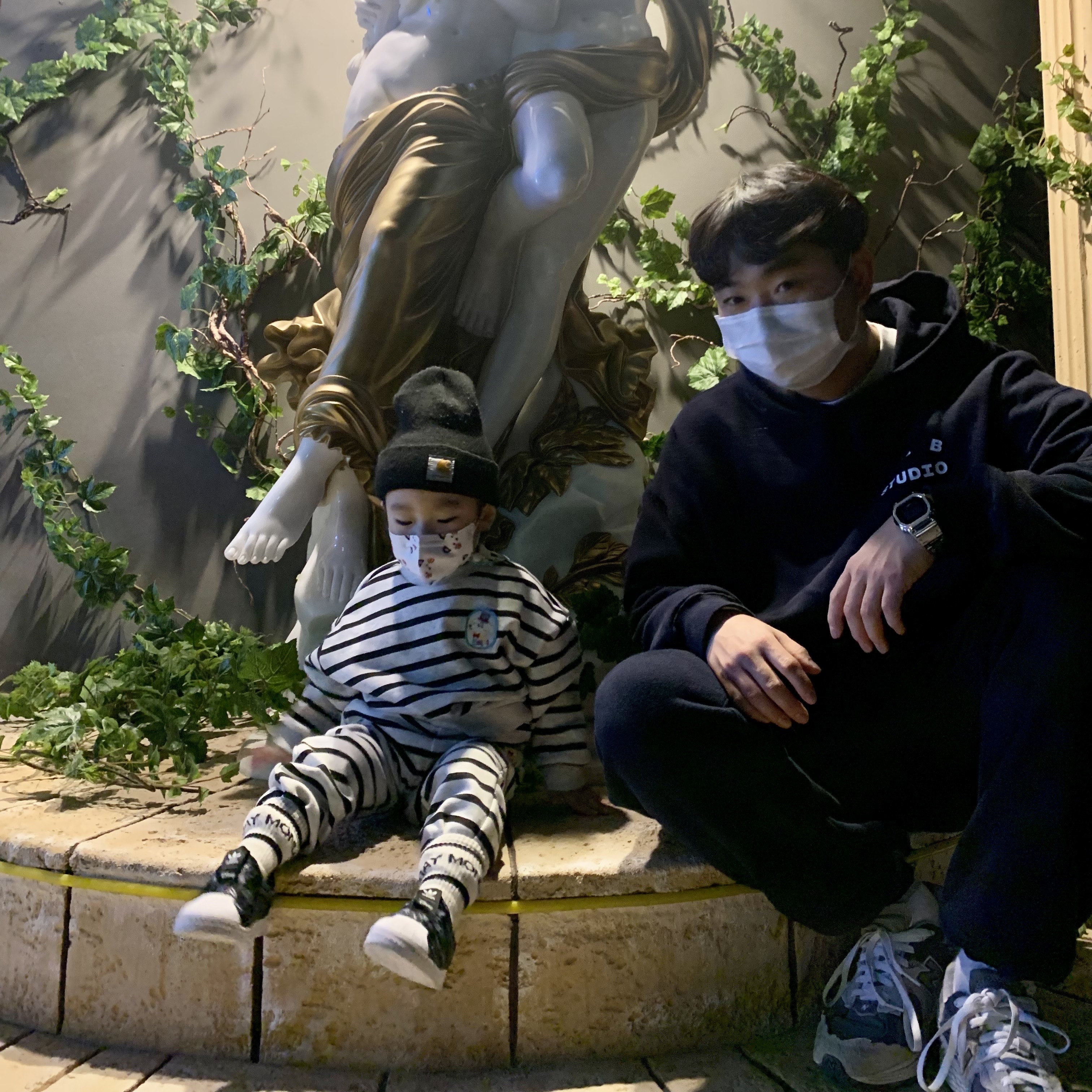 IAB Studio Hoodie Navy - 21SS, New Balance 2002R Protection Pack Rain Cloud 착용 스타일