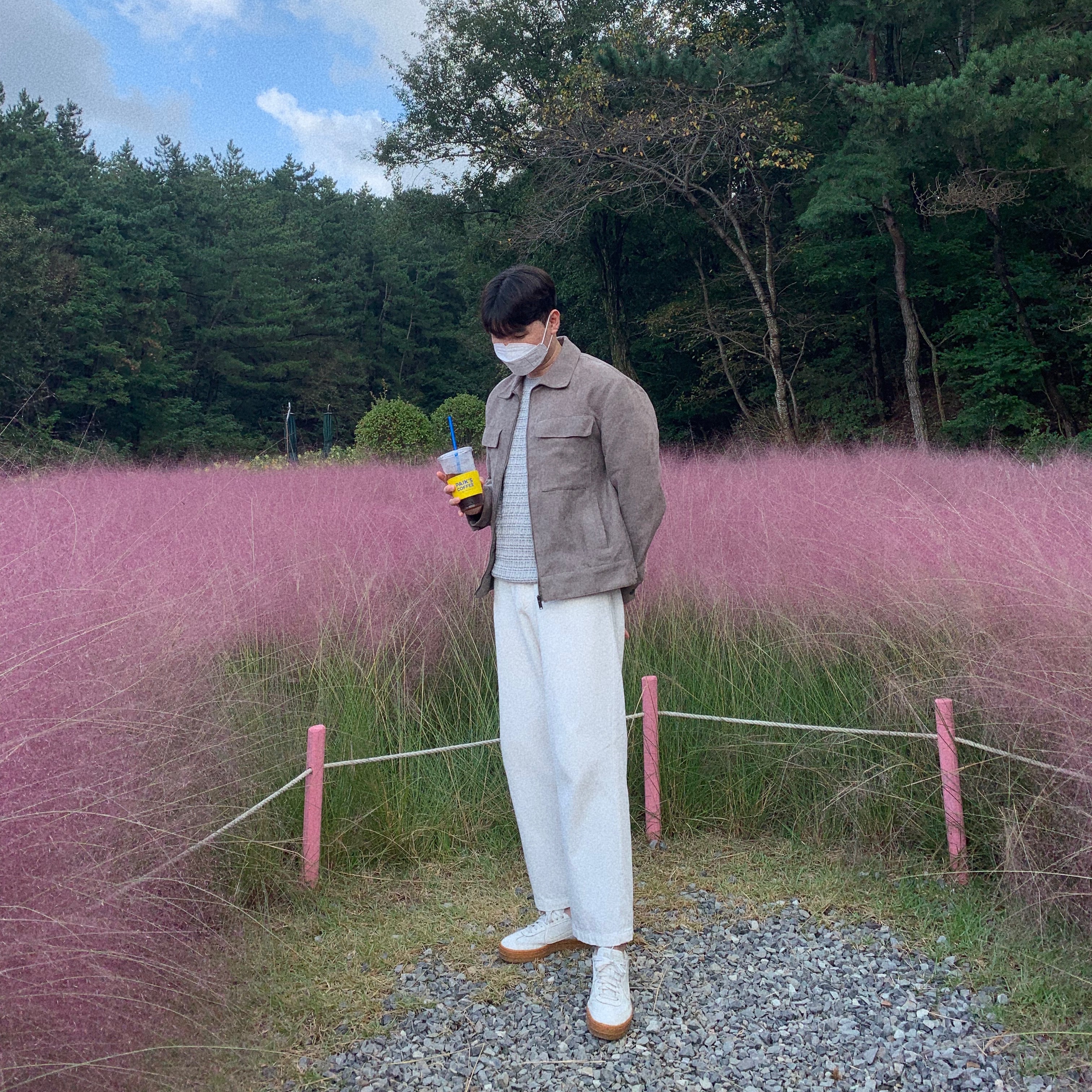 Maison Margiela Replica Paper Effect Sneakers White 착용 스타일