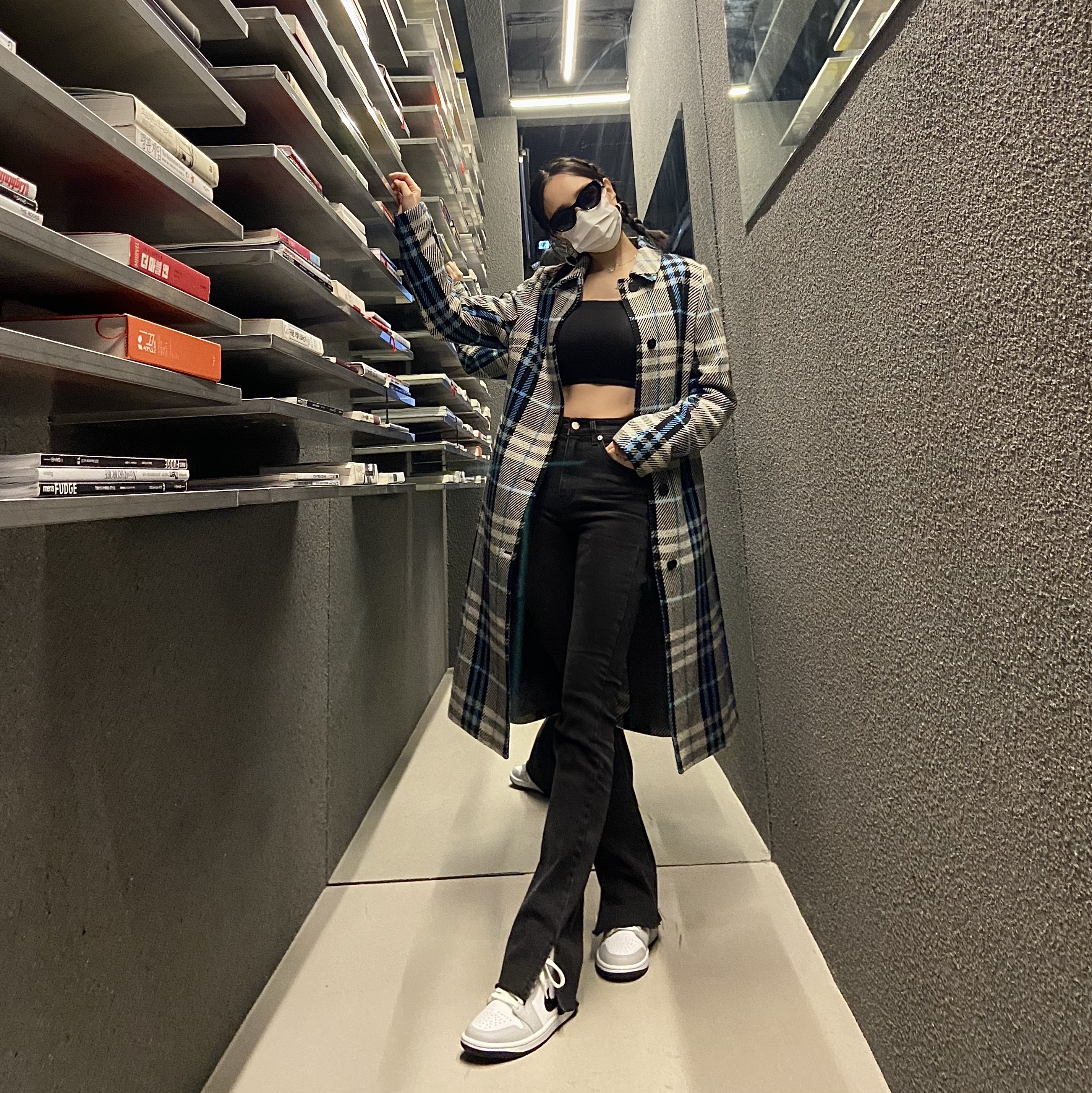 (W) Jordan 1 Mid Grey Fog 착용 스타일 - 2